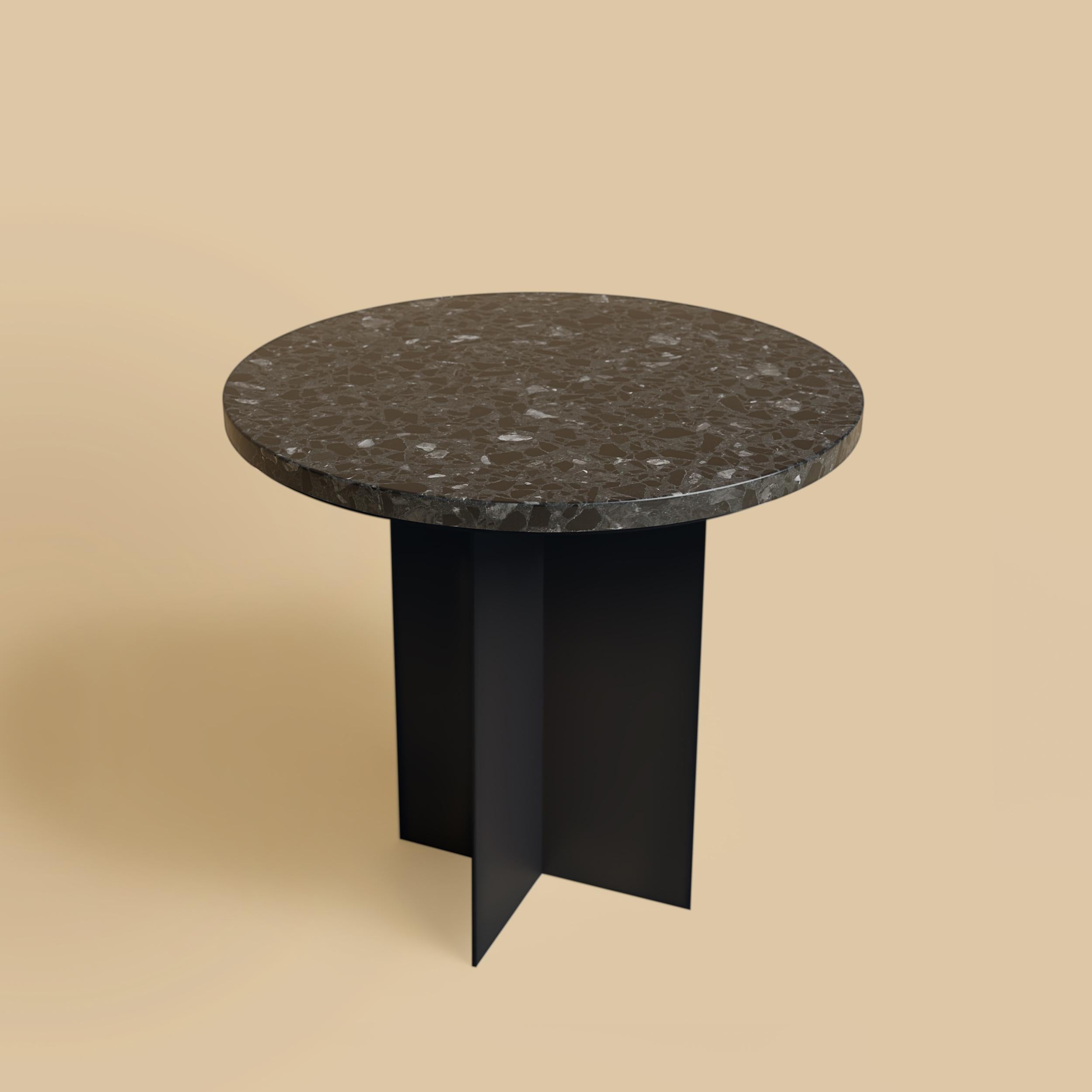 italien Table d'appoint gris foncé en terrazzo et métal, fabriquée en Italie en vente