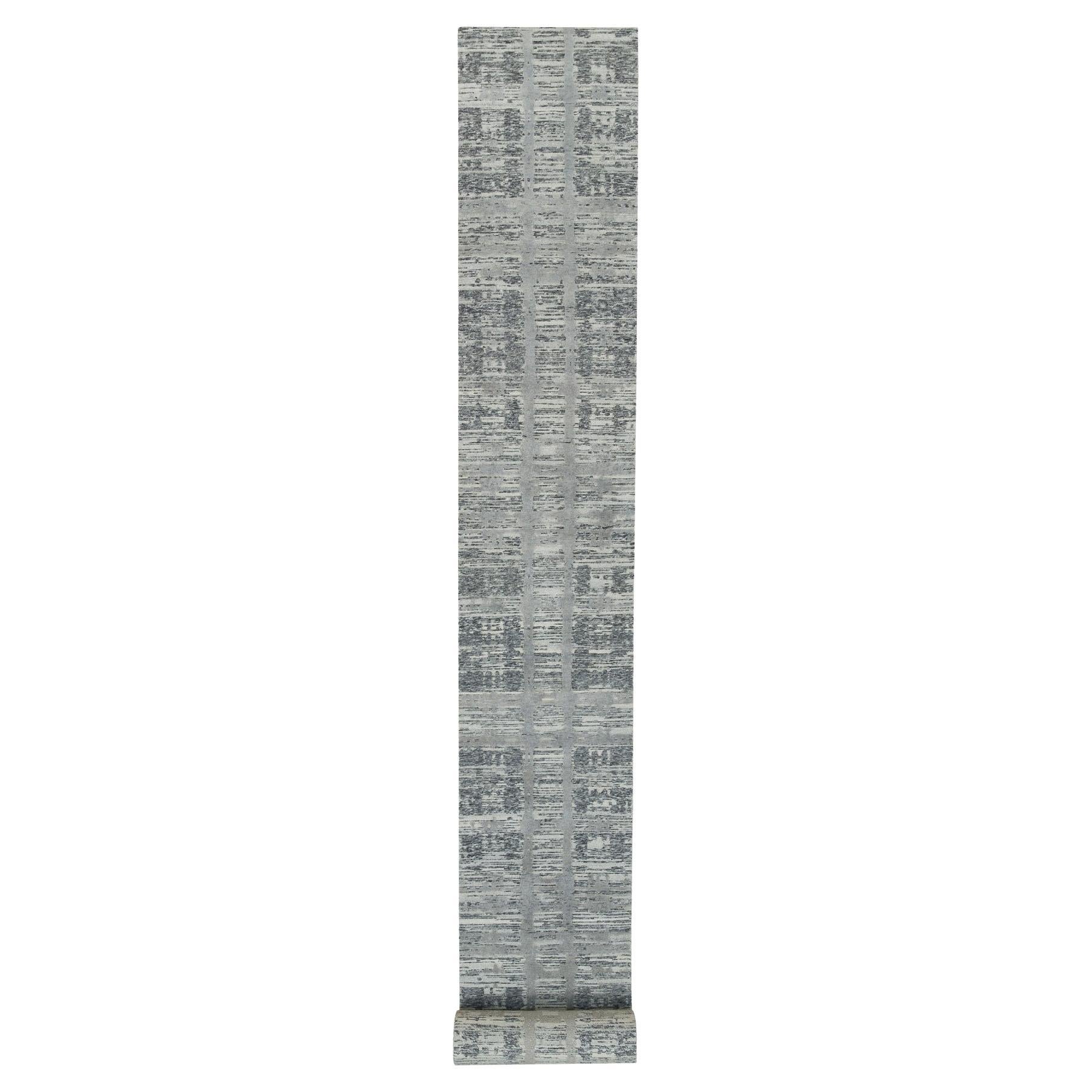 Dunkelgrau ungefärbt natürliche Wolle handgeknüpft XL Läufer Orientteppich 2'7" x 27'10" im Angebot