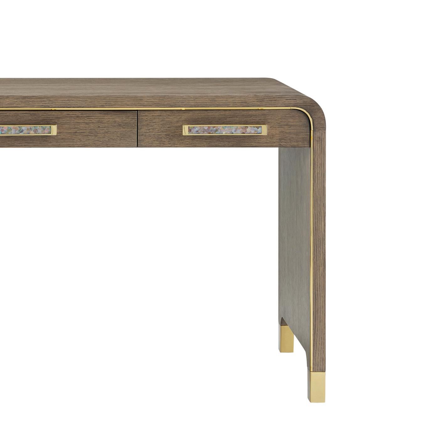 Dunkler Hollywood Regency-Schreibtisch im Zustand „Neu“ im Angebot in Westwood, NJ