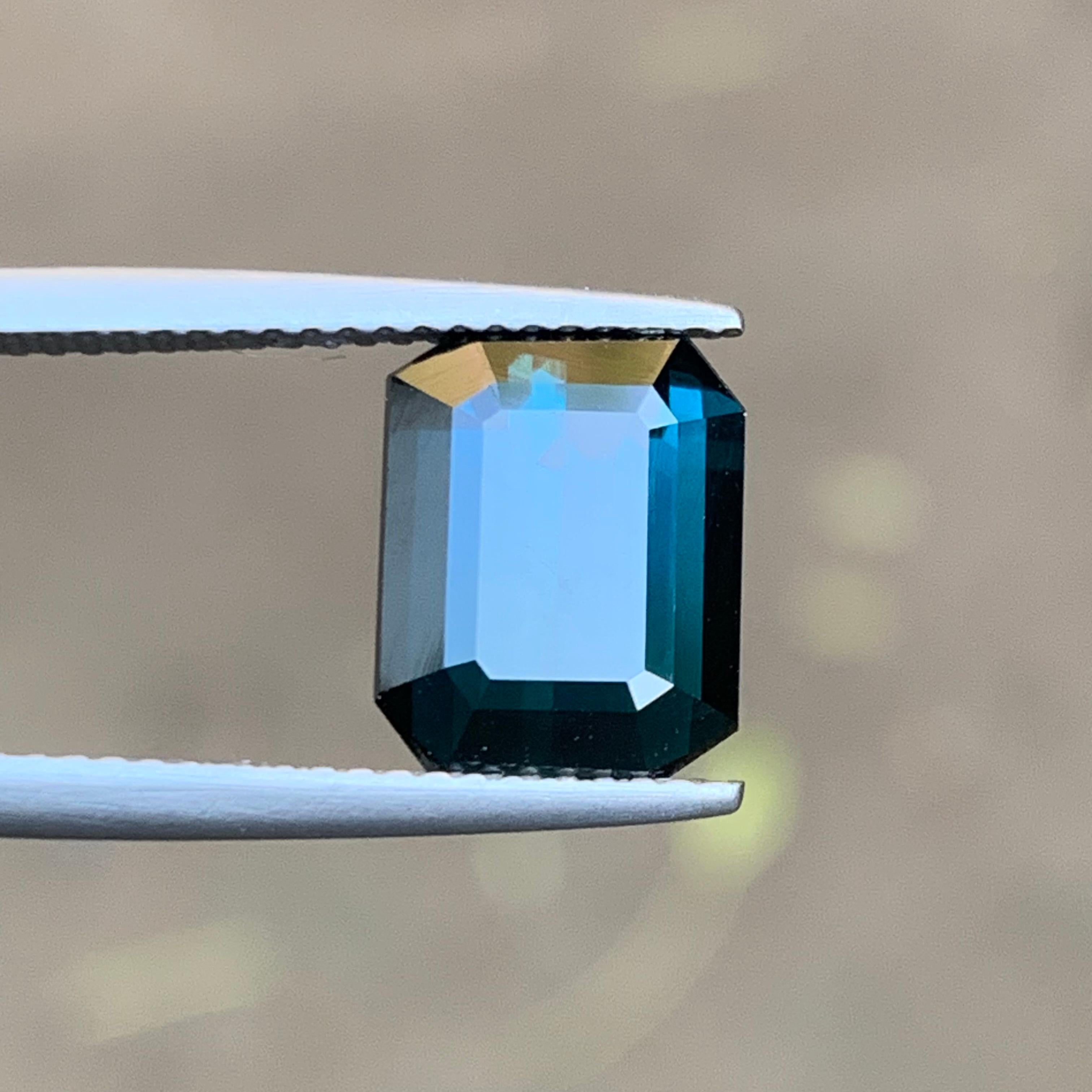Indicolite bleu foncé Tourmaline Naturelle Gemme en vrac - Taille émeraude d'Afghanistan !

💎 TYPE DE PIERRE PRÉCIEUSE : Tourmaline 
⚖️ POIDS : 4,25 carats
🪚 SHAPE & CUT : Taille émeraude
📏 TAILLE (MM) : 10,54 x 8,42 x 5,70
🌈 COULEUR : Bleu