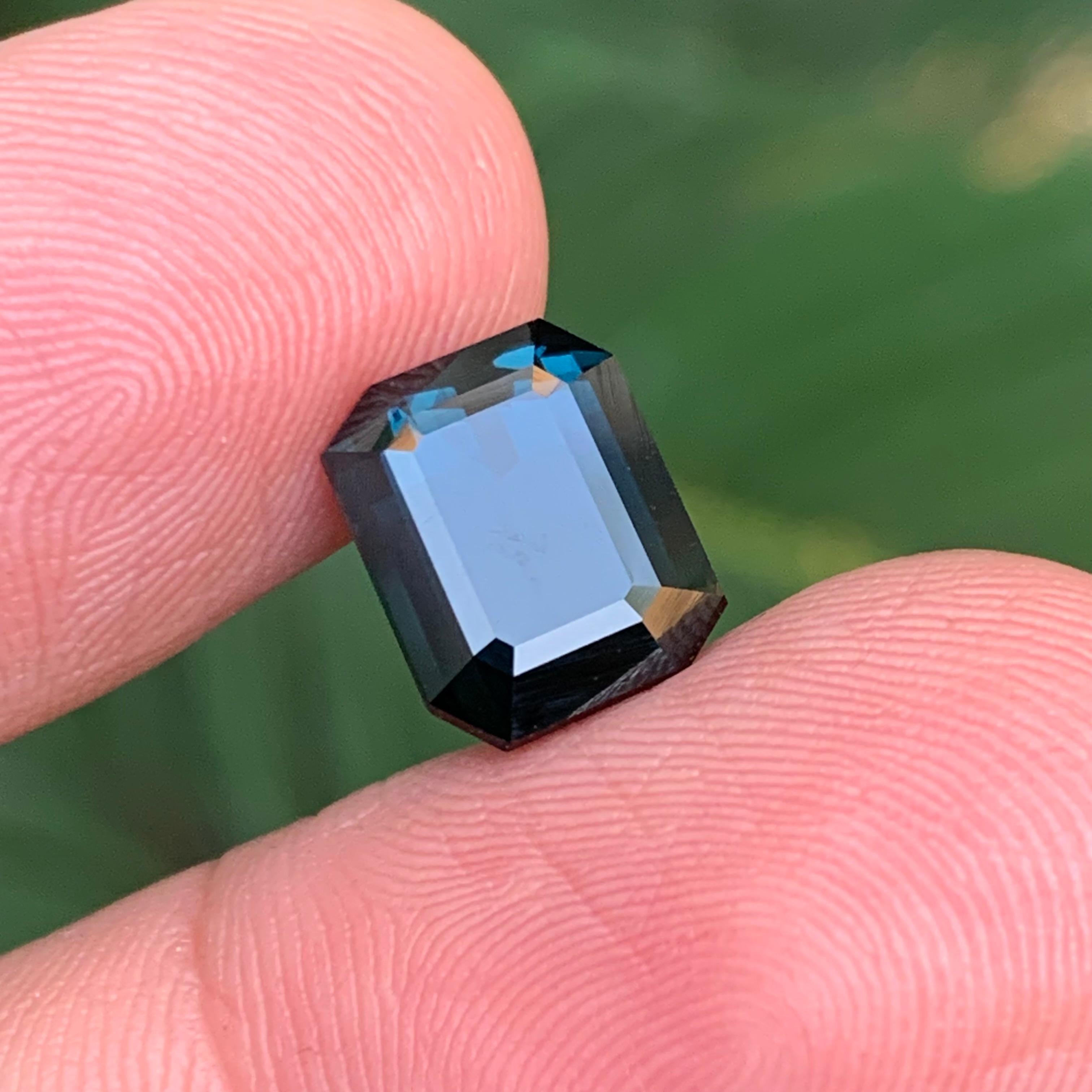 Bague en tourmaline naturelle bleu indicolite foncé, pierre précieuse non sertie, taille émeraude 4,25 carats Neuf - En vente à Peshawar, PK