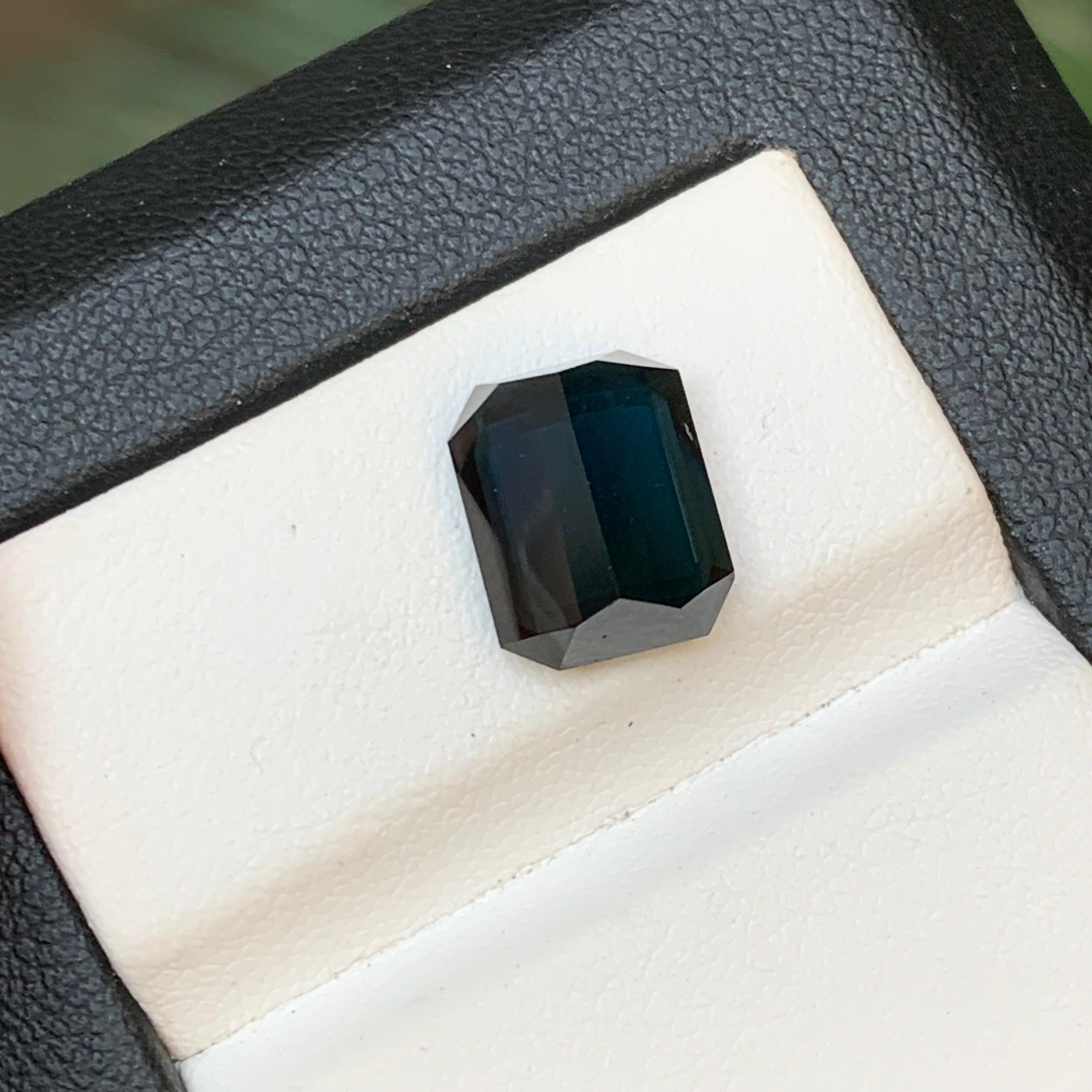 Bague en tourmaline naturelle bleu indicolite foncé, pierre précieuse non sertie, taille émeraude 4,25 carats en vente 1