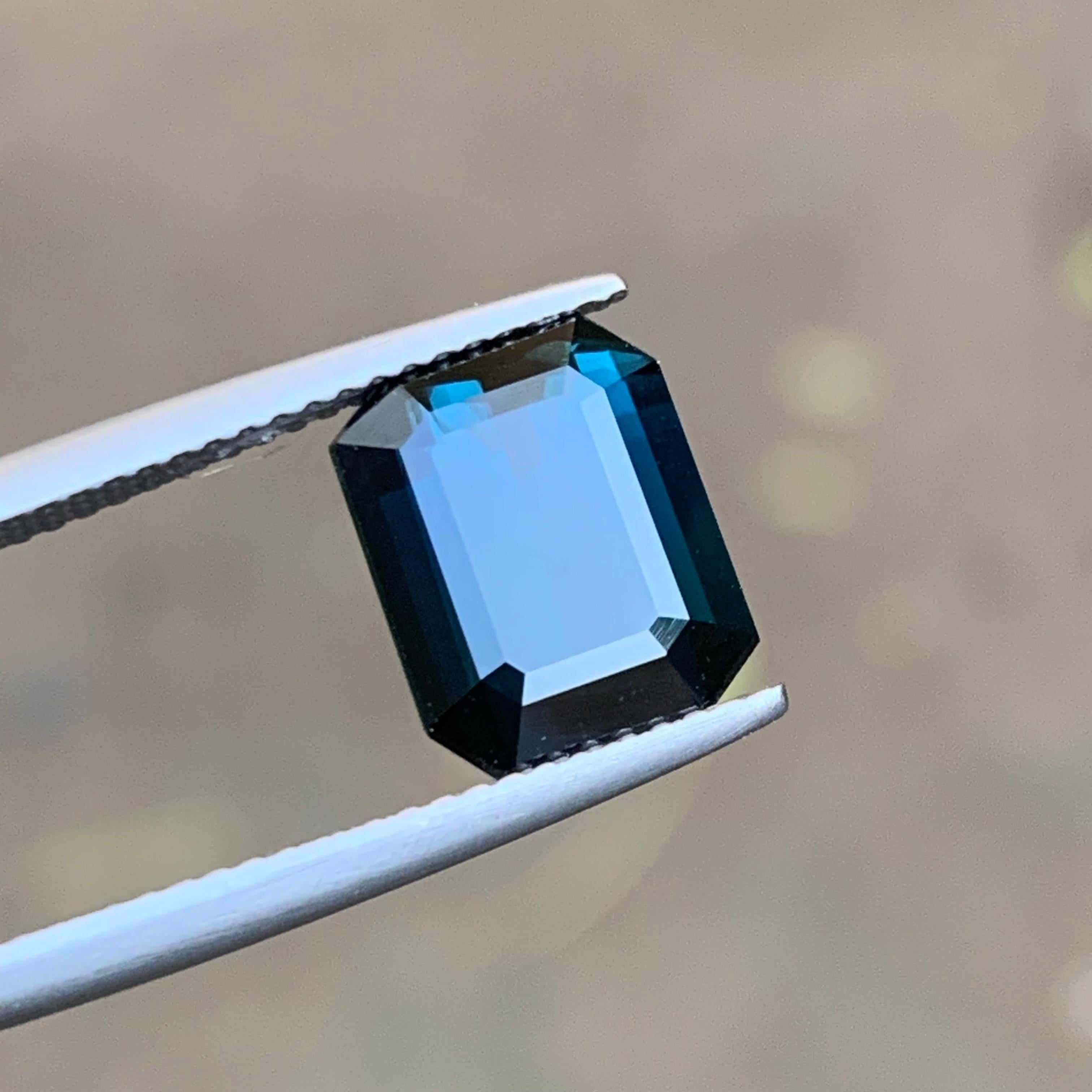 Bague en tourmaline naturelle bleu indicolite foncé, pierre précieuse non sertie, taille émeraude 4,25 carats en vente 2