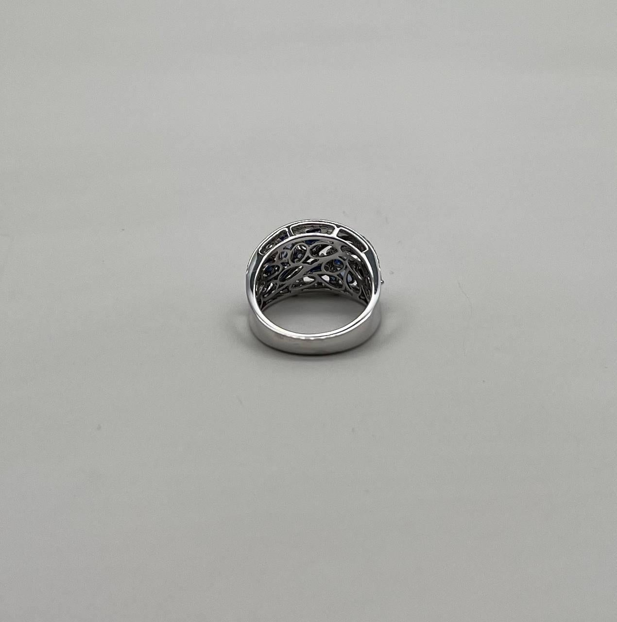 Mixed Cut Dark Light Hue Blue Sapphire Cluster Diamond Pave 14K White Gold Band Ring For Sale