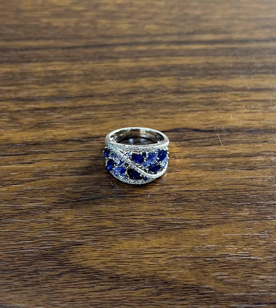 Women's Dark Light Hue Blue Sapphire Cluster Diamond Pave 14K White Gold Band Ring For Sale
