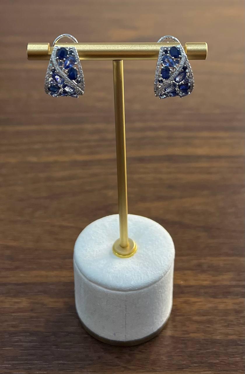 Dark Light Hue Blue Sapphire Cluster Diamonds Pave White Gold Huggie Earrings For Sale 1