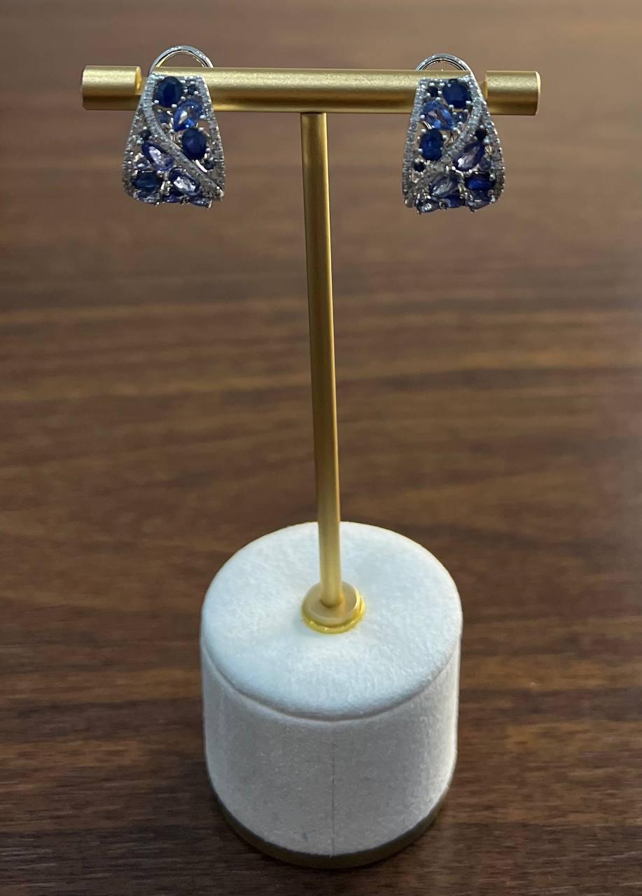 Dark Light Hue Blue Sapphire Cluster Diamonds Pave White Gold Huggie Earrings For Sale 2