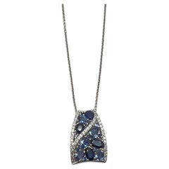 Dunkler heller Farbton Blauer Saphir Cluster Diamanten Pave Weißgold Anhänger Halskette