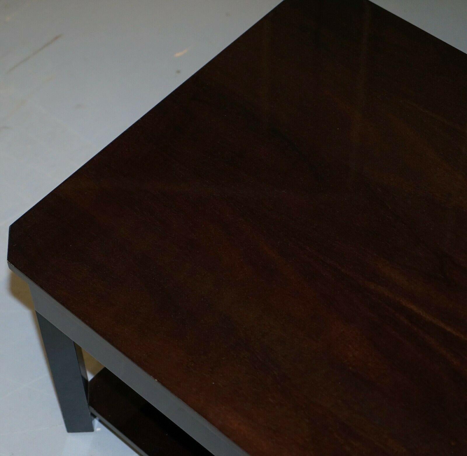 20ième siècle Table basse ou grande lampe d'appoint en bois de feuillus foncé Bevan Funnell pour table à vin en vente