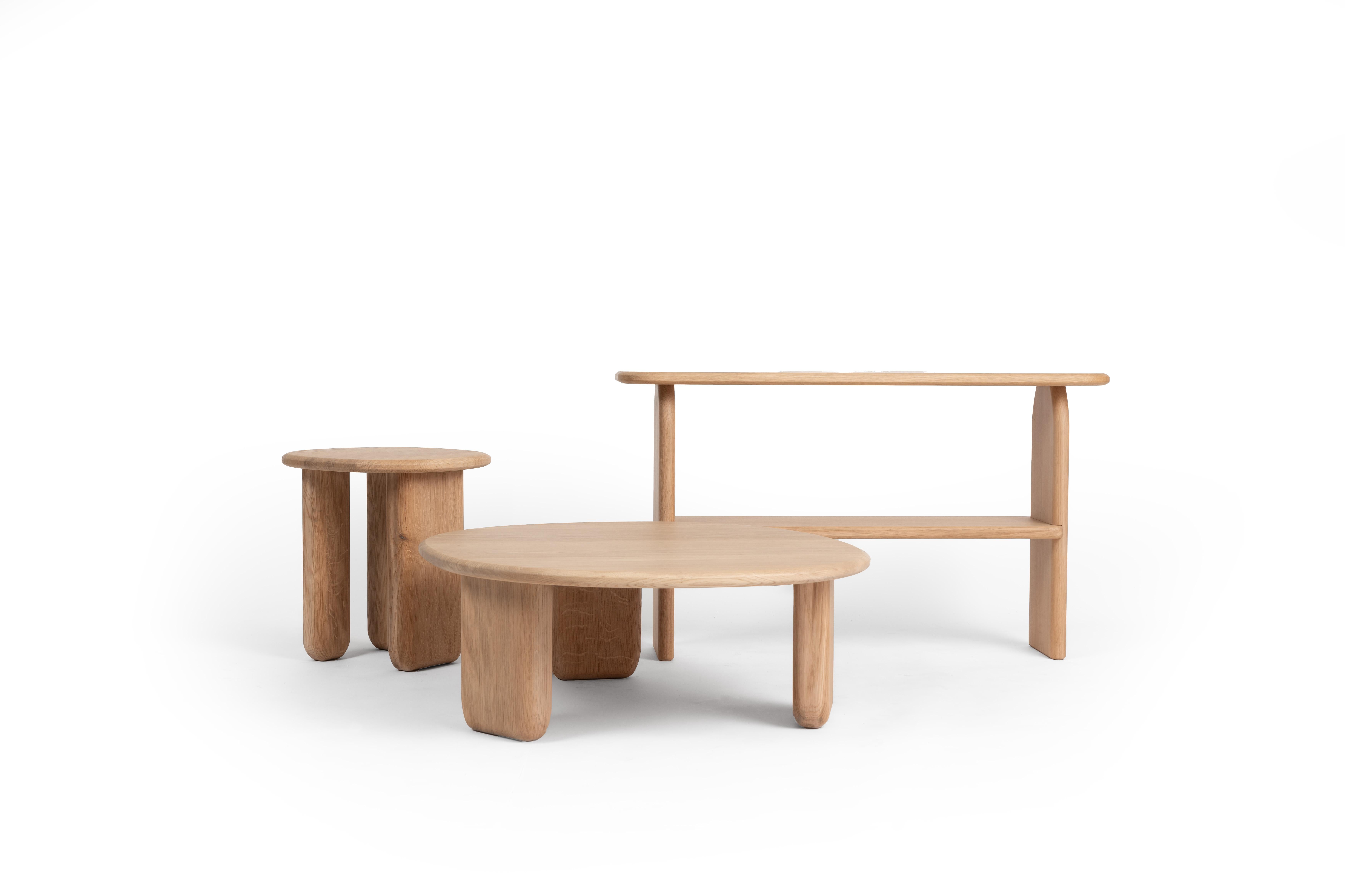 Dark Oak Animal Console Table by RALPH M In New Condition For Sale In Geneve, CH