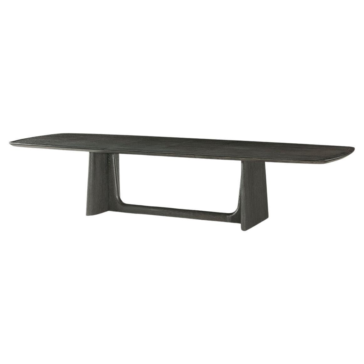 Mesa de comedor de mediados de siglo en roble oscuro en venta