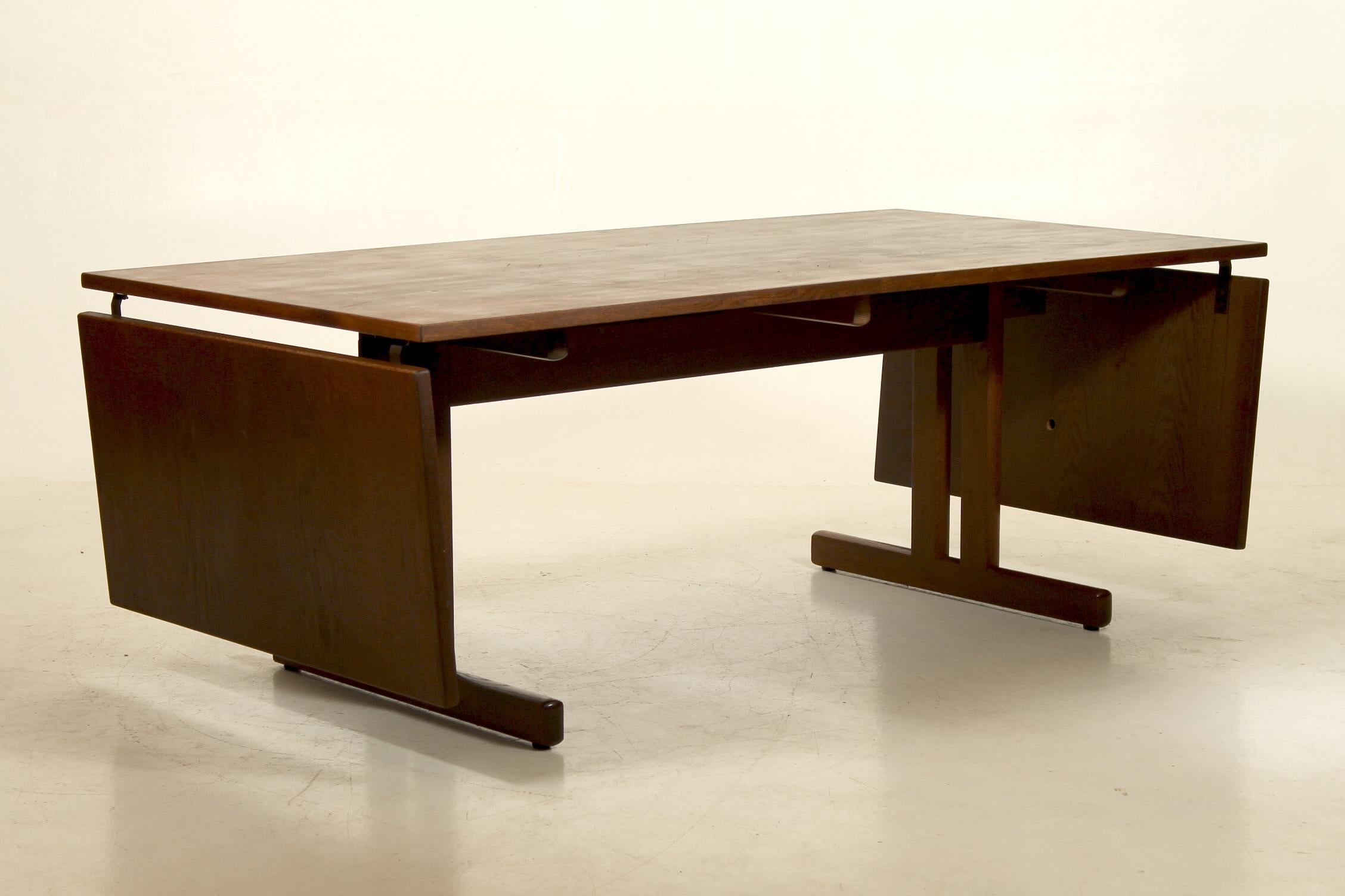 Scandinavian Modern Dark oak Shaker drop-leaf dining table by Hans Wegner, Denmark.