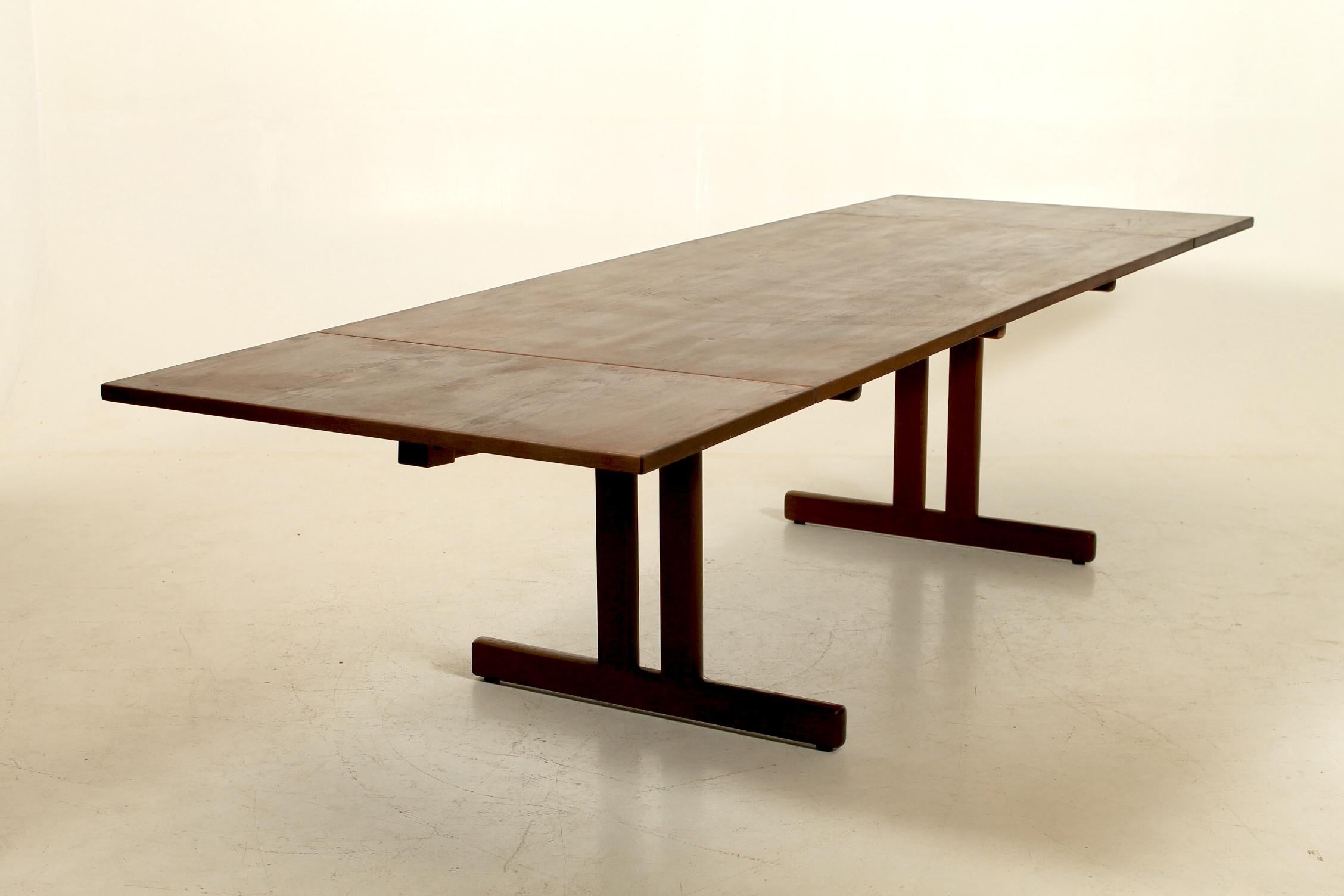 Dark oak Shaker drop-leaf dining table by Hans Wegner, Denmark. 1