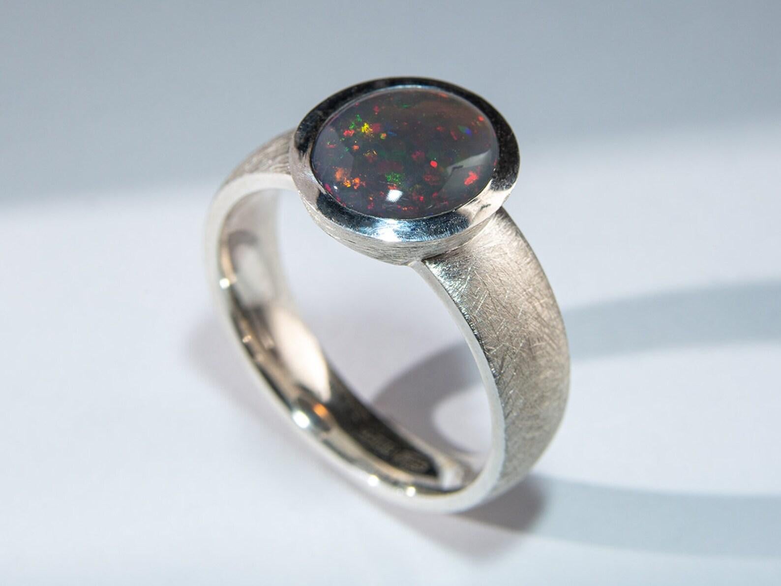 Women's or Men's Dark Opal Ring silver Polychrome Multicolor Opalescence Valentines day gift For Sale