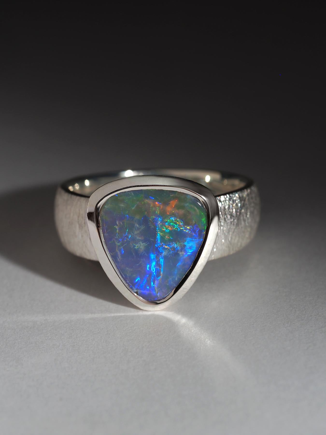 Dark Opal Silver Ring Vivid Australian Opal gift Christmas 2 ct anniversary opal In New Condition In Berlin, DE