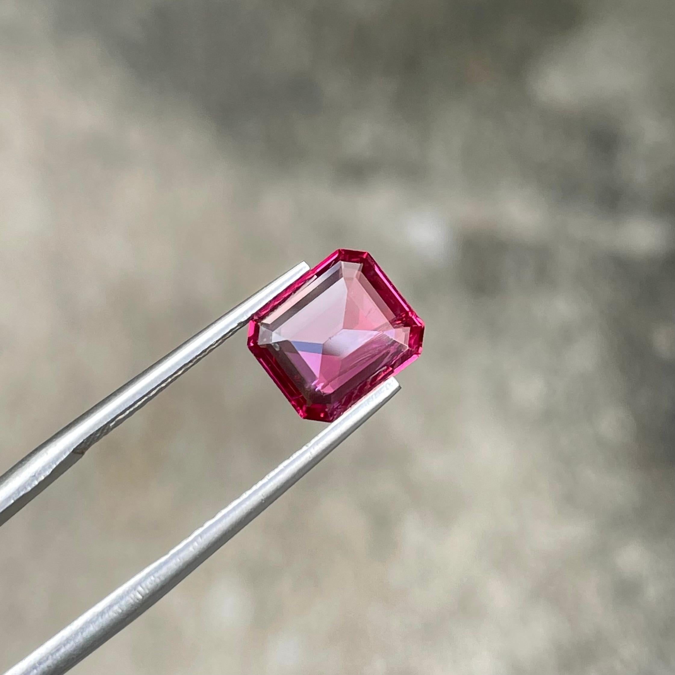 Dark Pink Loose Spinel 2.20 carats Emerald Cut Natural Brumes Gemstone In New Condition For Sale In Bangkok, TH