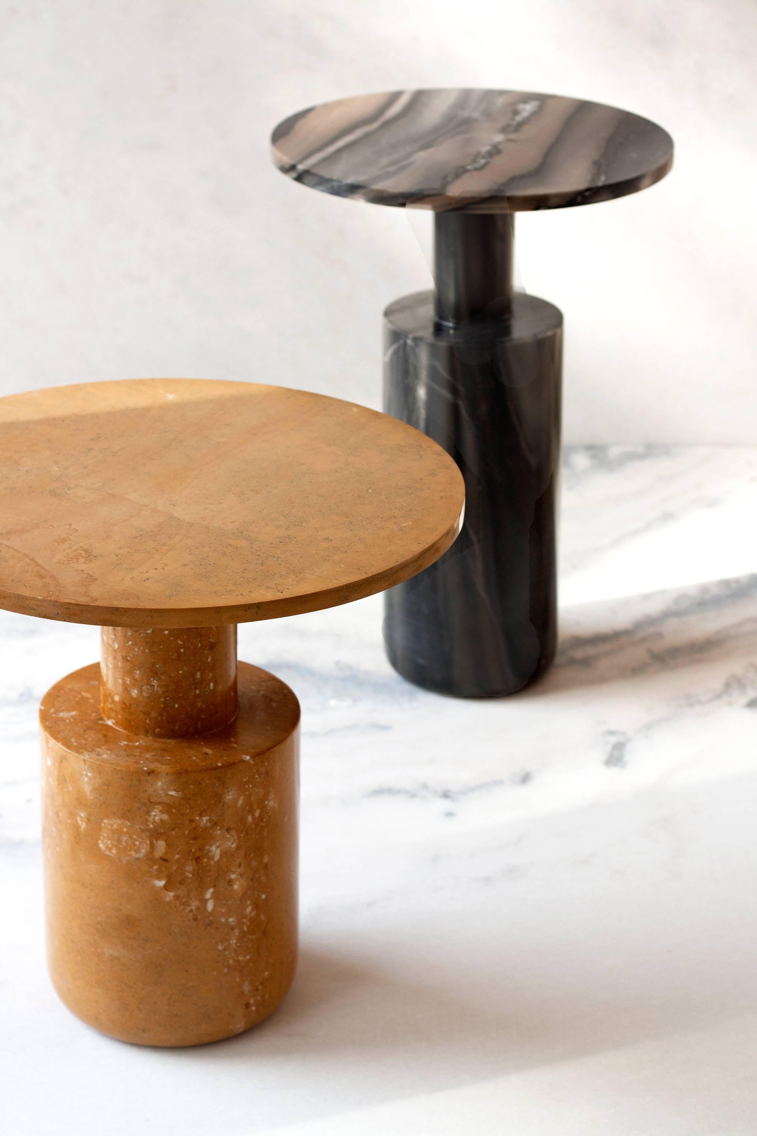 Dark plateau side table by raw material

Materials: Molten black marble

Limited Edition of 12.