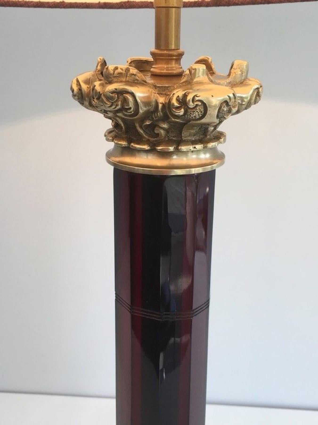 Mid-Century Modern Dark red cristal and bronze table lamp by Cristal & Bronze Paris. Circa 1940 For Sale