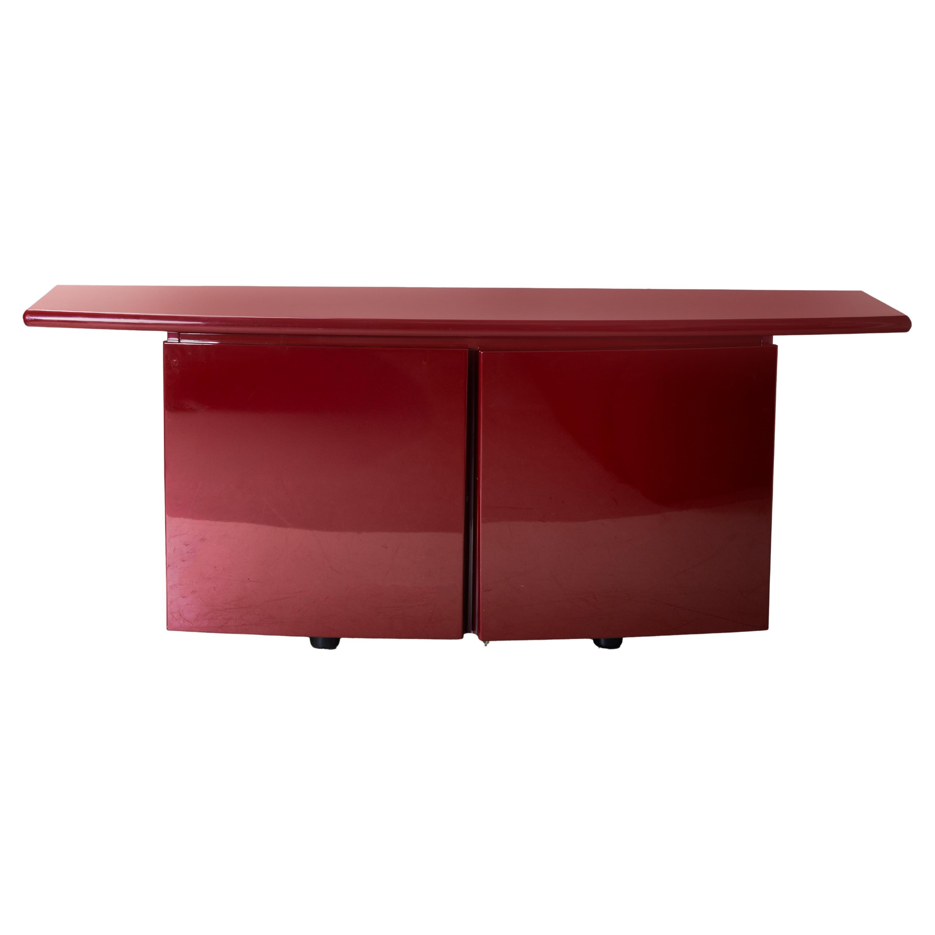 Credenza in legno laccato rosso scuro, 1970