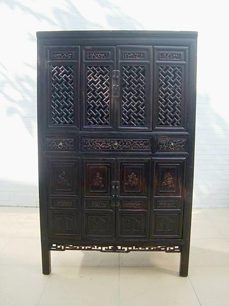 Dark Reddish Brown Lattice and Carved Cabinet In Good Condition For Sale In Merrimack, NH