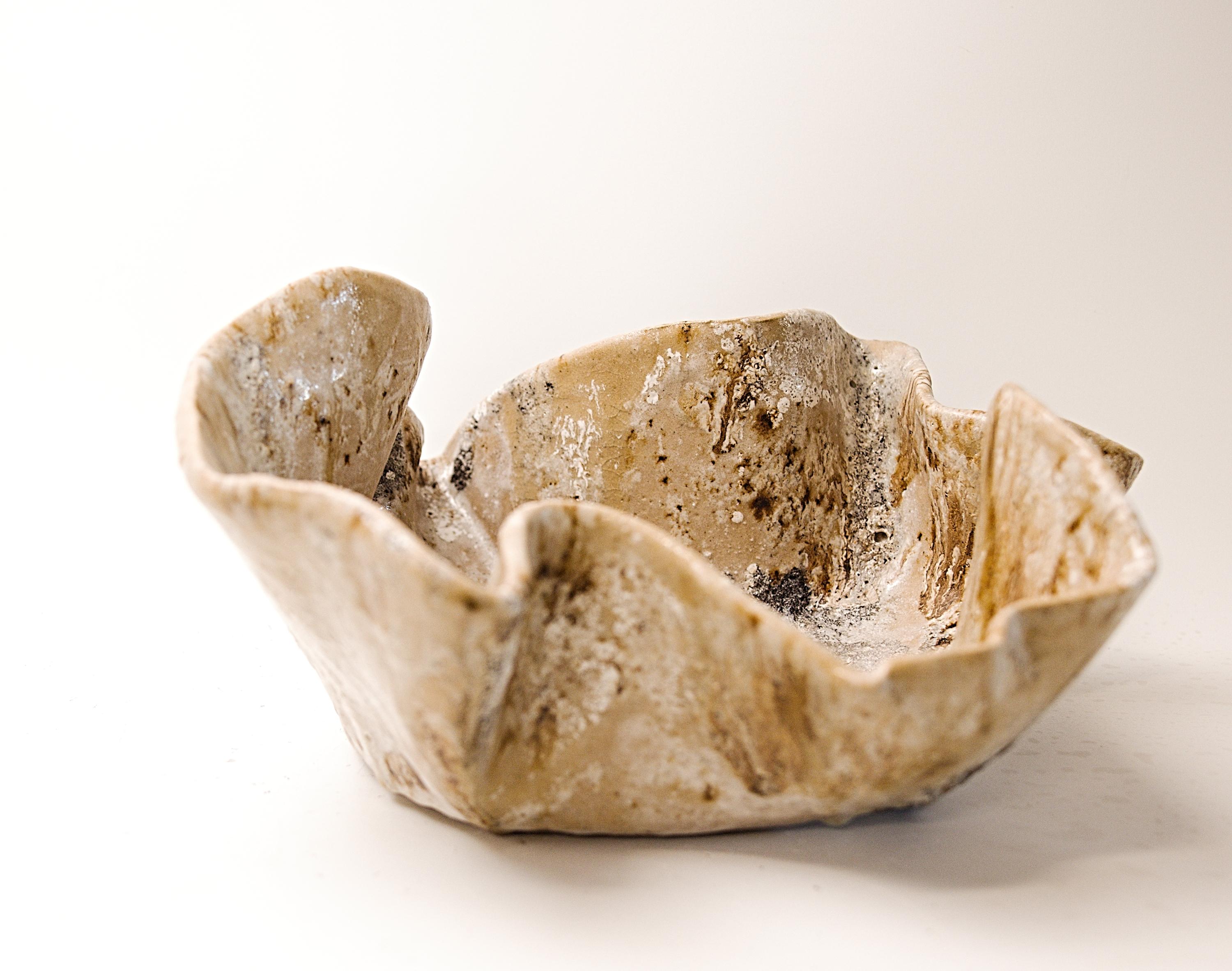 Bol en céramique sculpté Dark Reef free style Textured- Medium Neuf - En vente à Van Nuys, CA