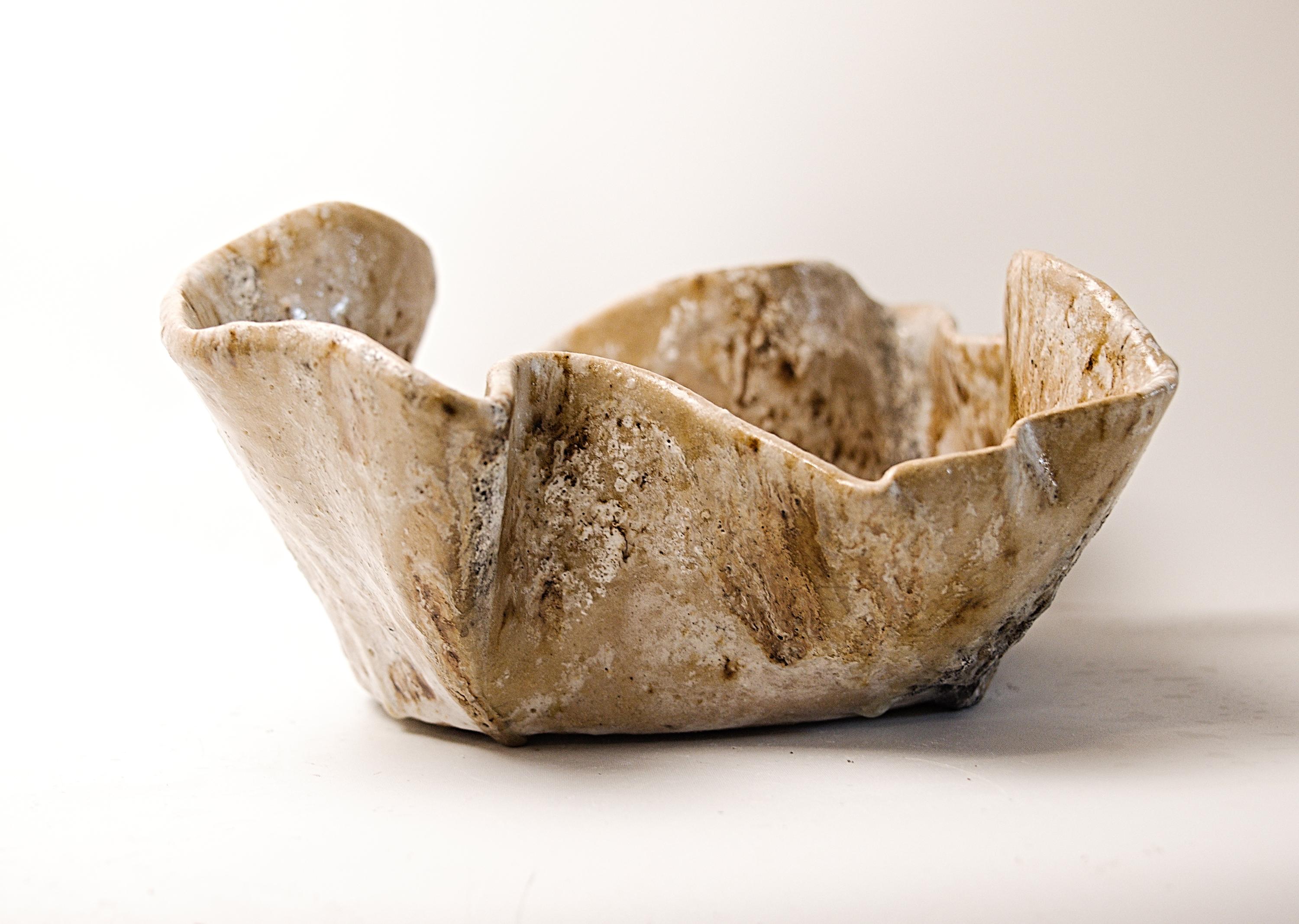 XXIe siècle et contemporain Bol en céramique sculpté Dark Reef free style Textured- Medium en vente