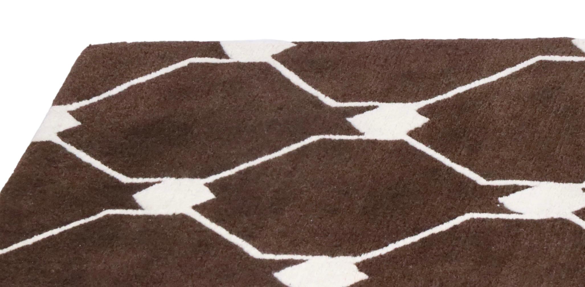 Dunkeler Rif Thick Pile Teppich aus Nepal, hergestellt in Nepal für The Rug Company  im Zustand „Gut“ im Angebot in New York, NY