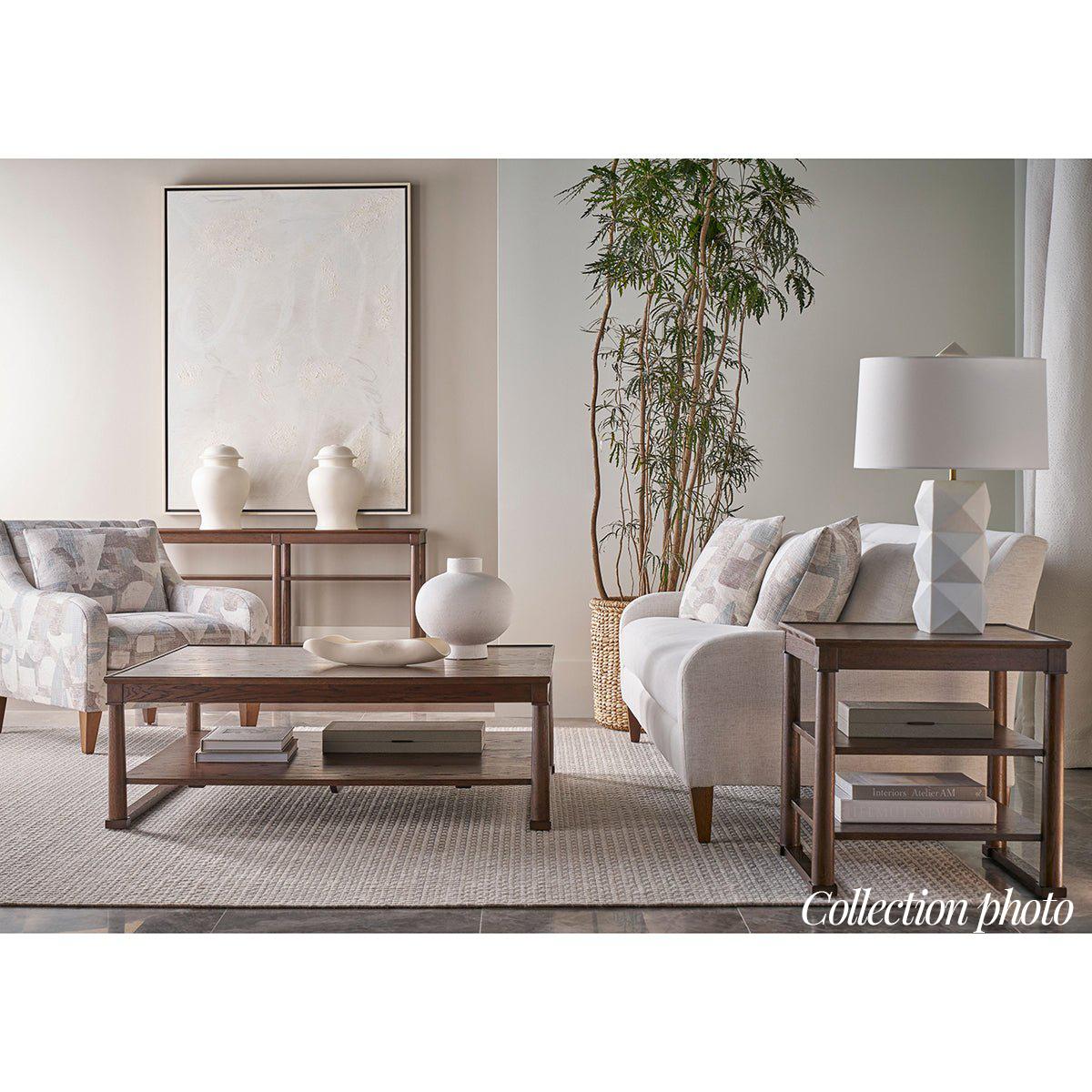 Vietnamien Table basse en chêne rustique foncé en vente