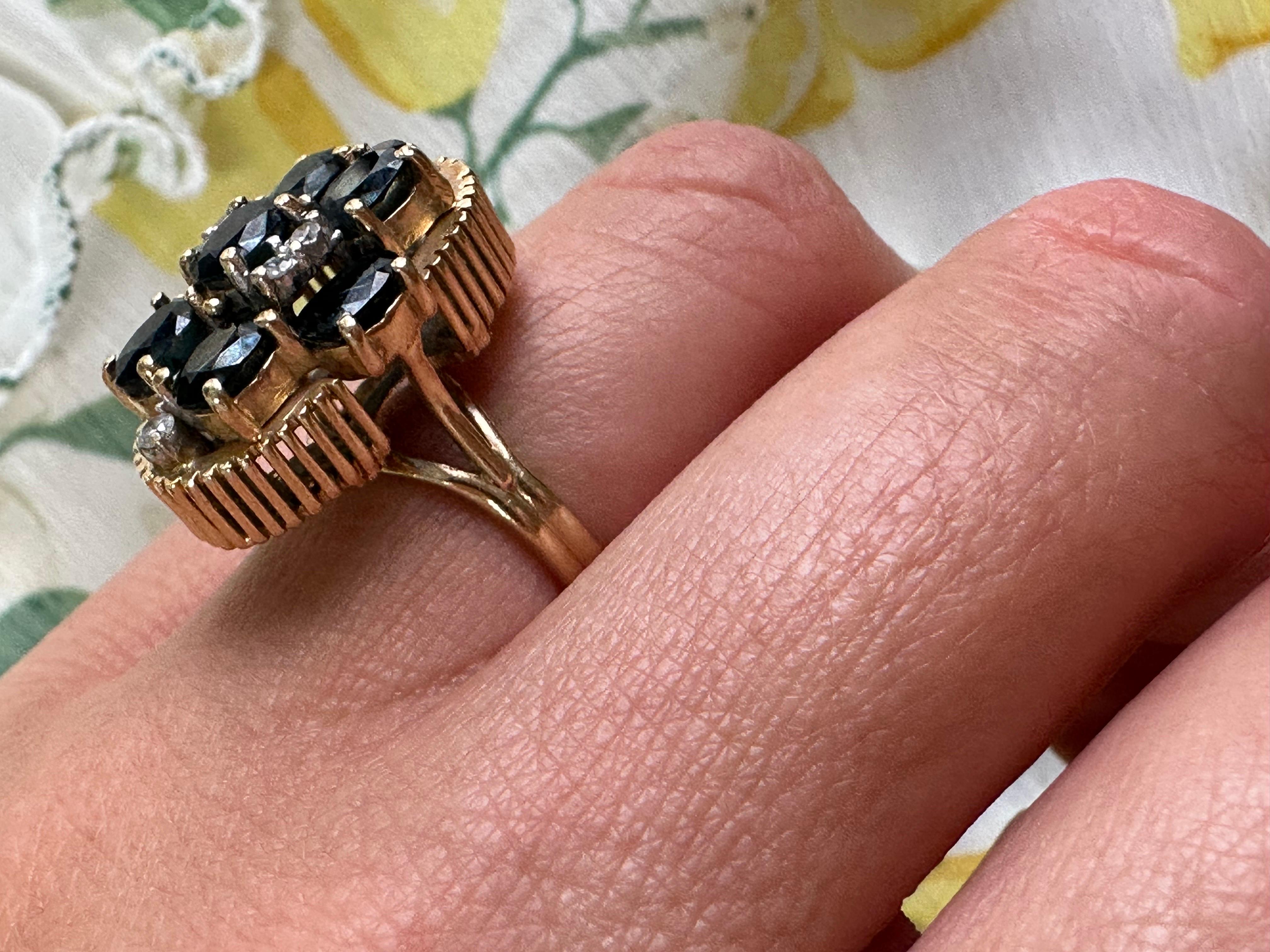 Dark sapphire & Diamond ring 14KT yellow gold In Excellent Condition For Sale In Jupiter, FL