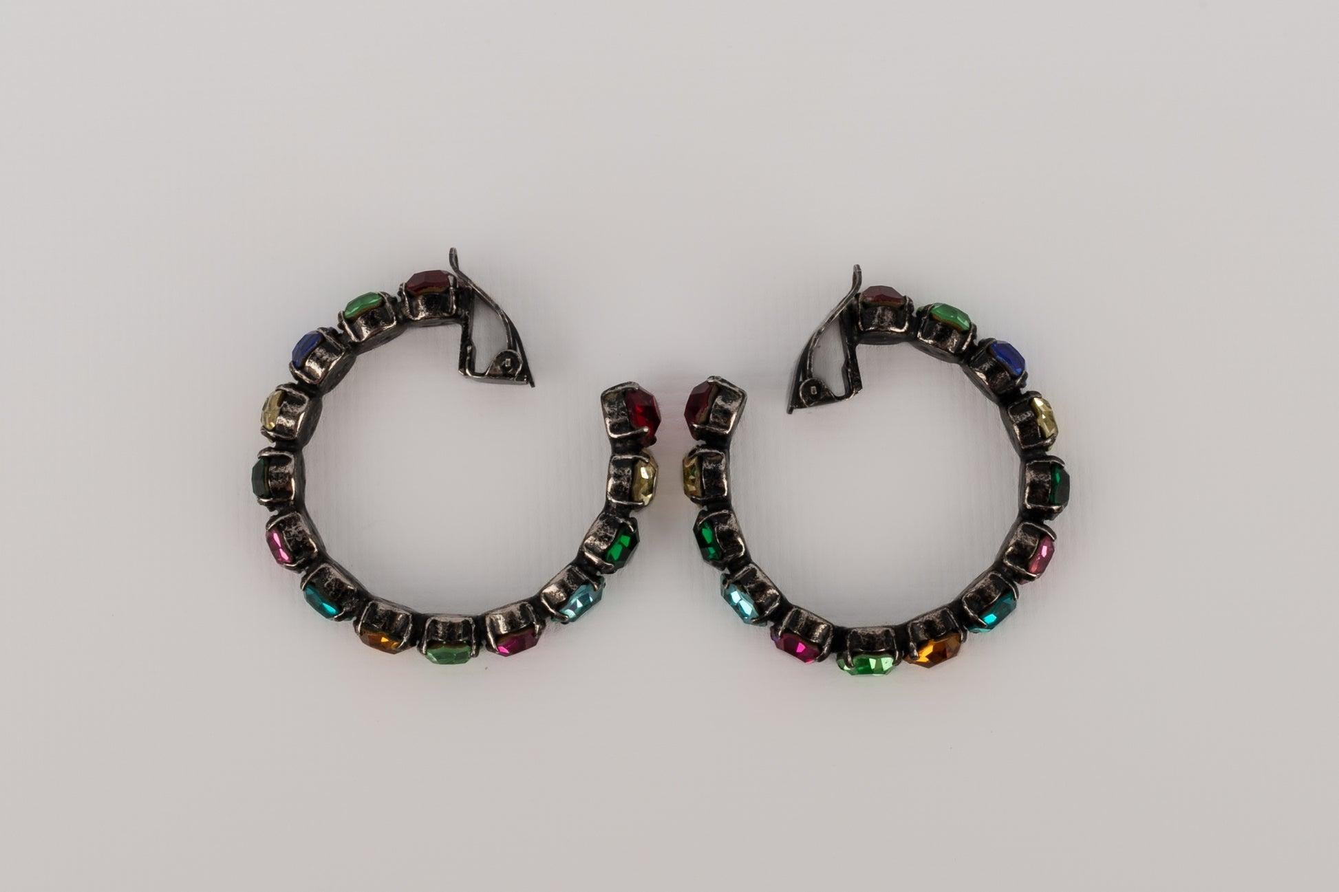 Donna Orecchini con strass a clip in metallo argentato scuro, anni '80 in vendita