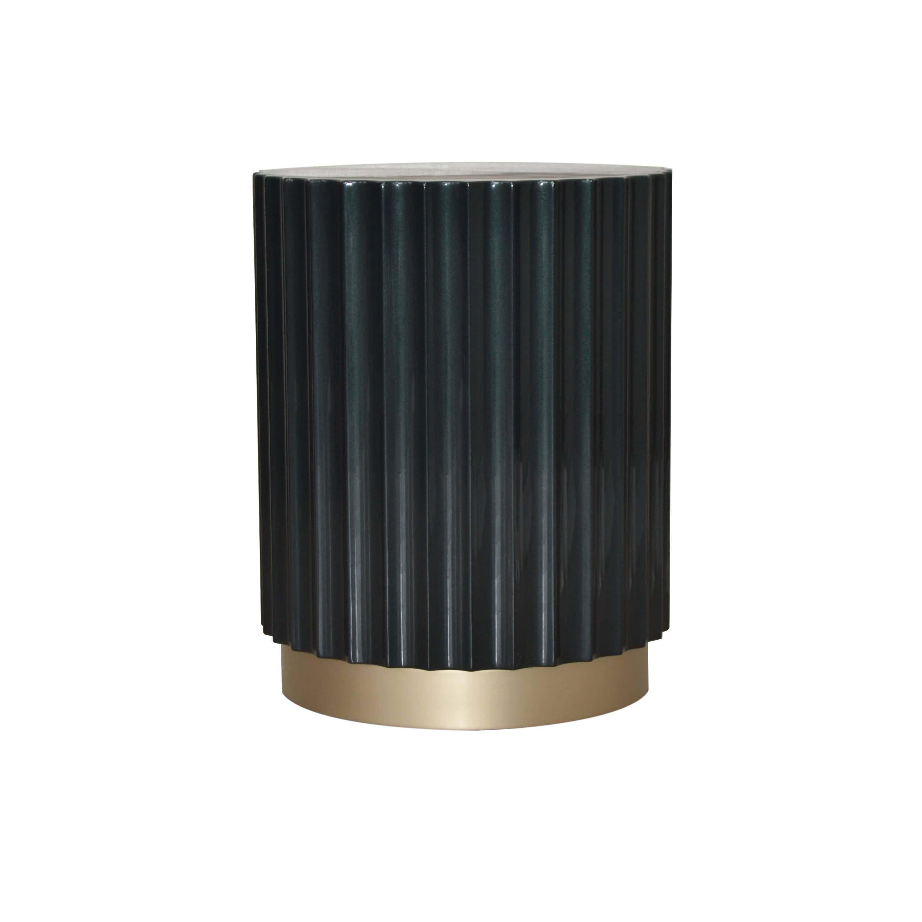 This column pedestal feature dark smarald color with brass painted base. Beautiful glossy lacquer finish, inspired from greek ancient architecture; can also be used as a bedside table.