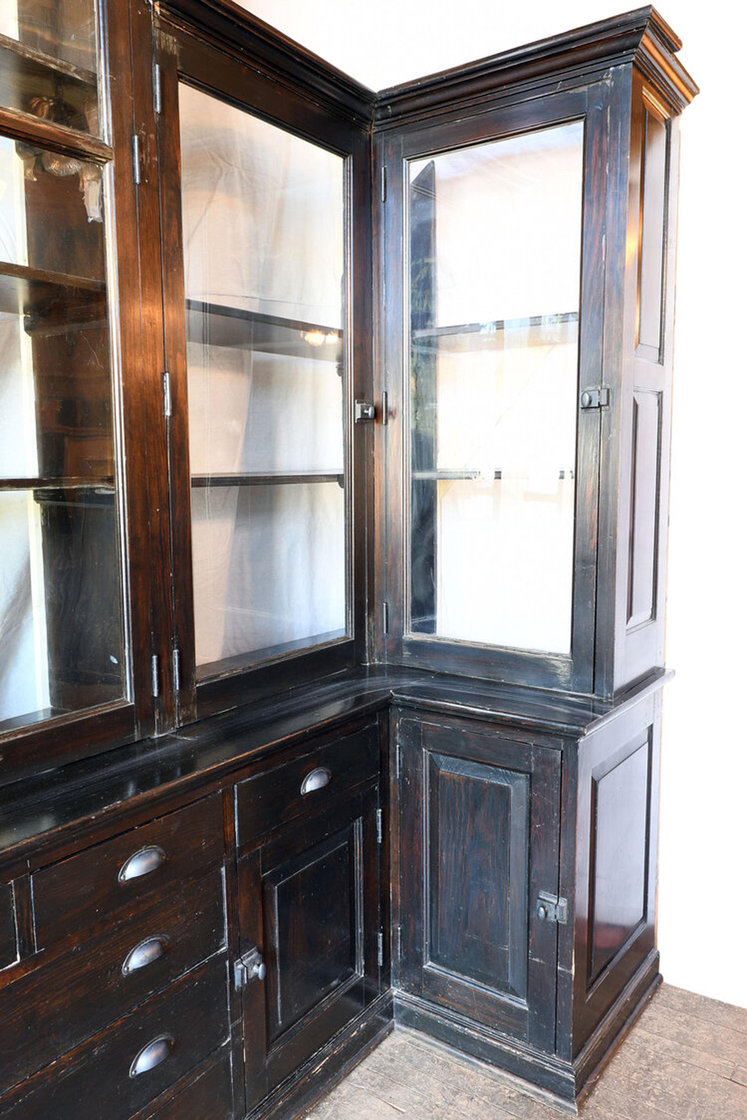 Dark Stained Butlers Pantry 3