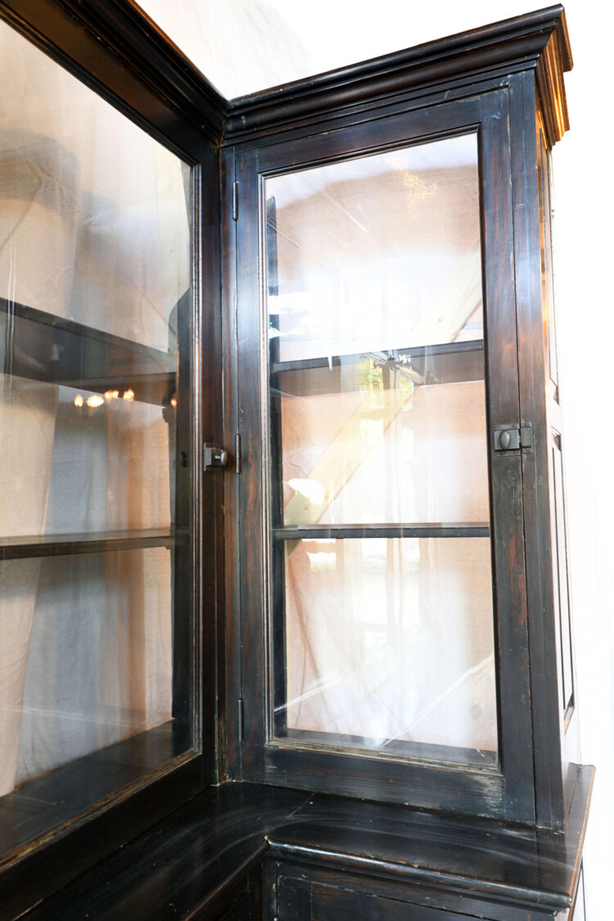 Oak Dark Stained Butlers Pantry