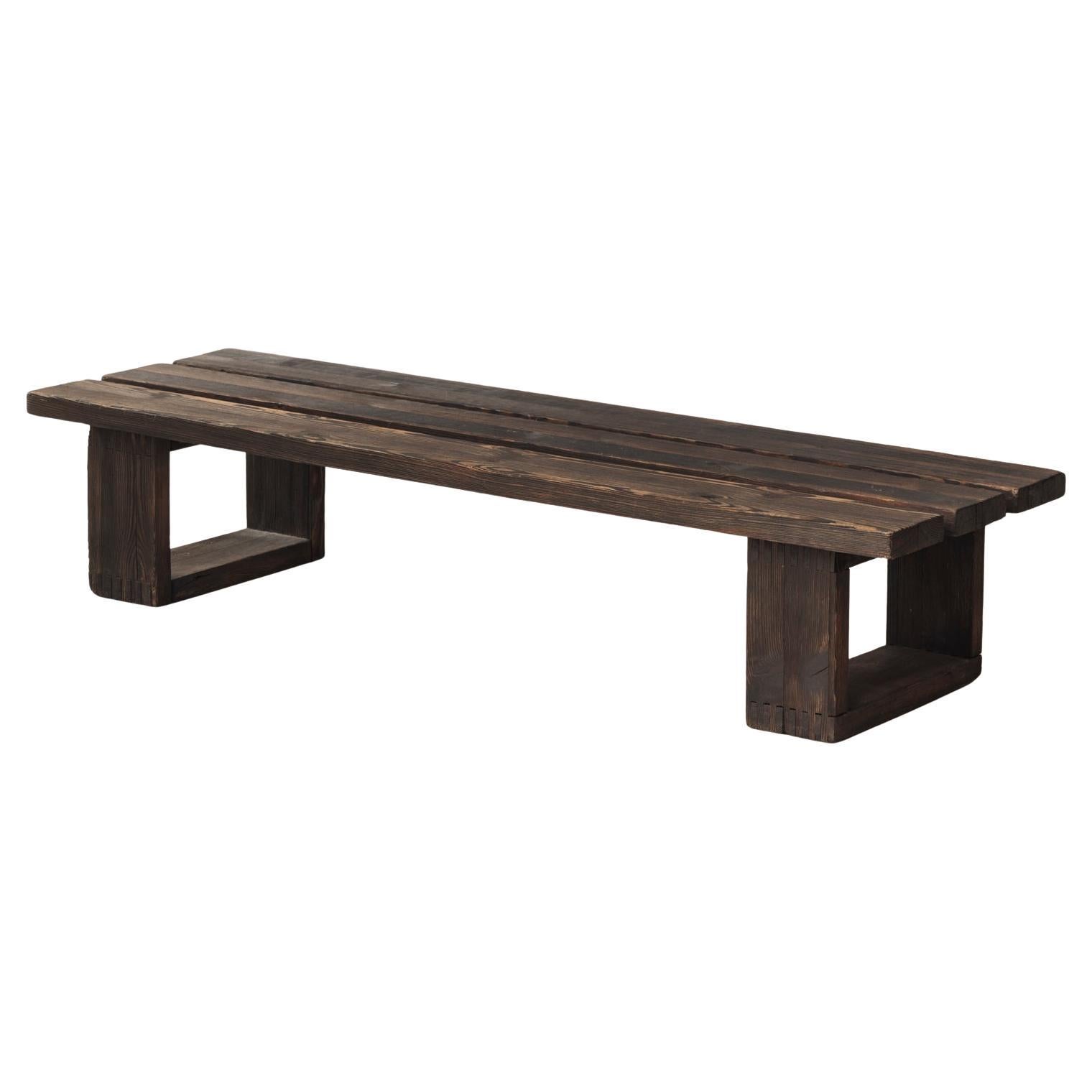 Dark stained pine bench by Ate van Apeldoorn, The Netherlands 1970s. en venta