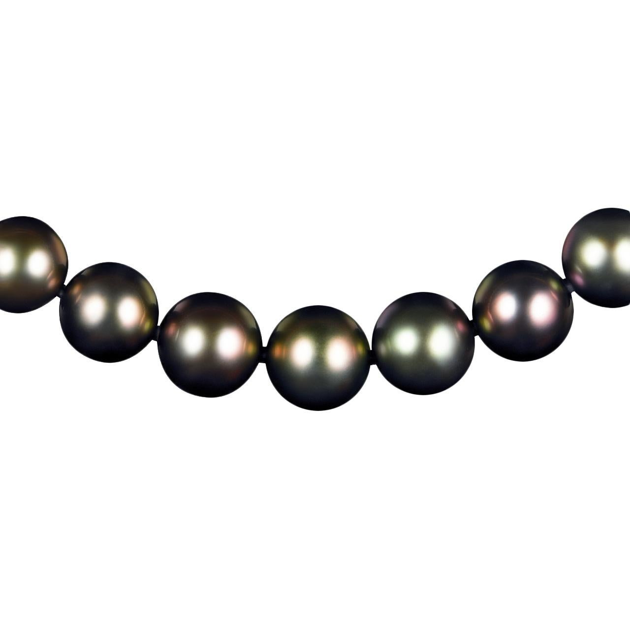Round Cut Dark Tahitian Pearl Necklace For Sale