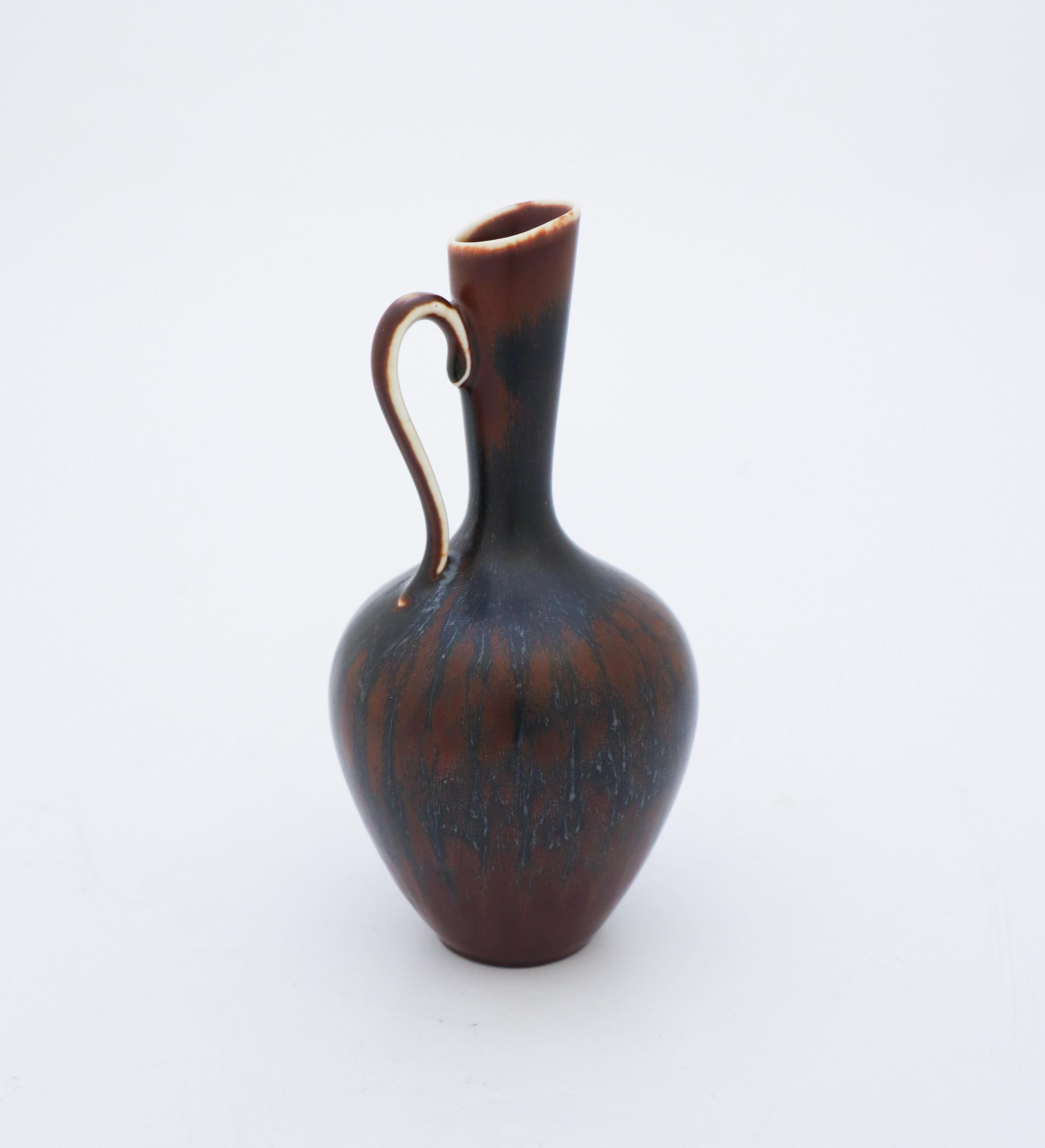 Dunkle Vase, Gunnar Nylund, Rrstrand, 1950er-1960er Jahre (Glasiert) im Angebot
