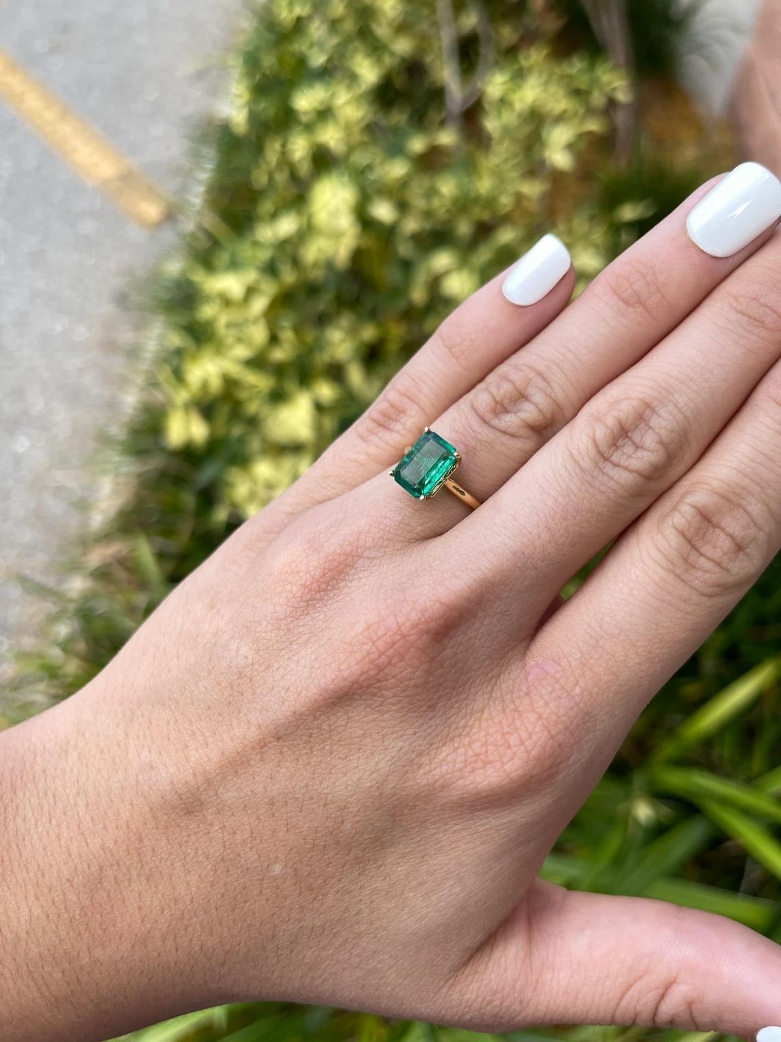 Women's Dark Vivid Green 2.80ct 18K Natural Emerald-Emerald Cut Solitaire Modern Ring For Sale