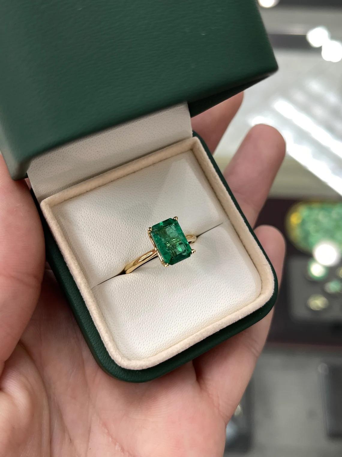 Dark Vivid Green 2.80ct 18K Natural Emerald-Emerald Cut Solitaire Modern Ring For Sale 3