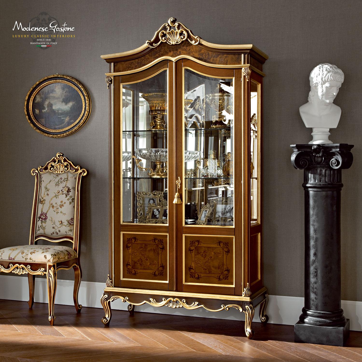 Sedia da pranzo in noce scuro con braccioli di Modenese Gastone Interiors In condizioni Nuovo in vendita a PADOVA, Italy
