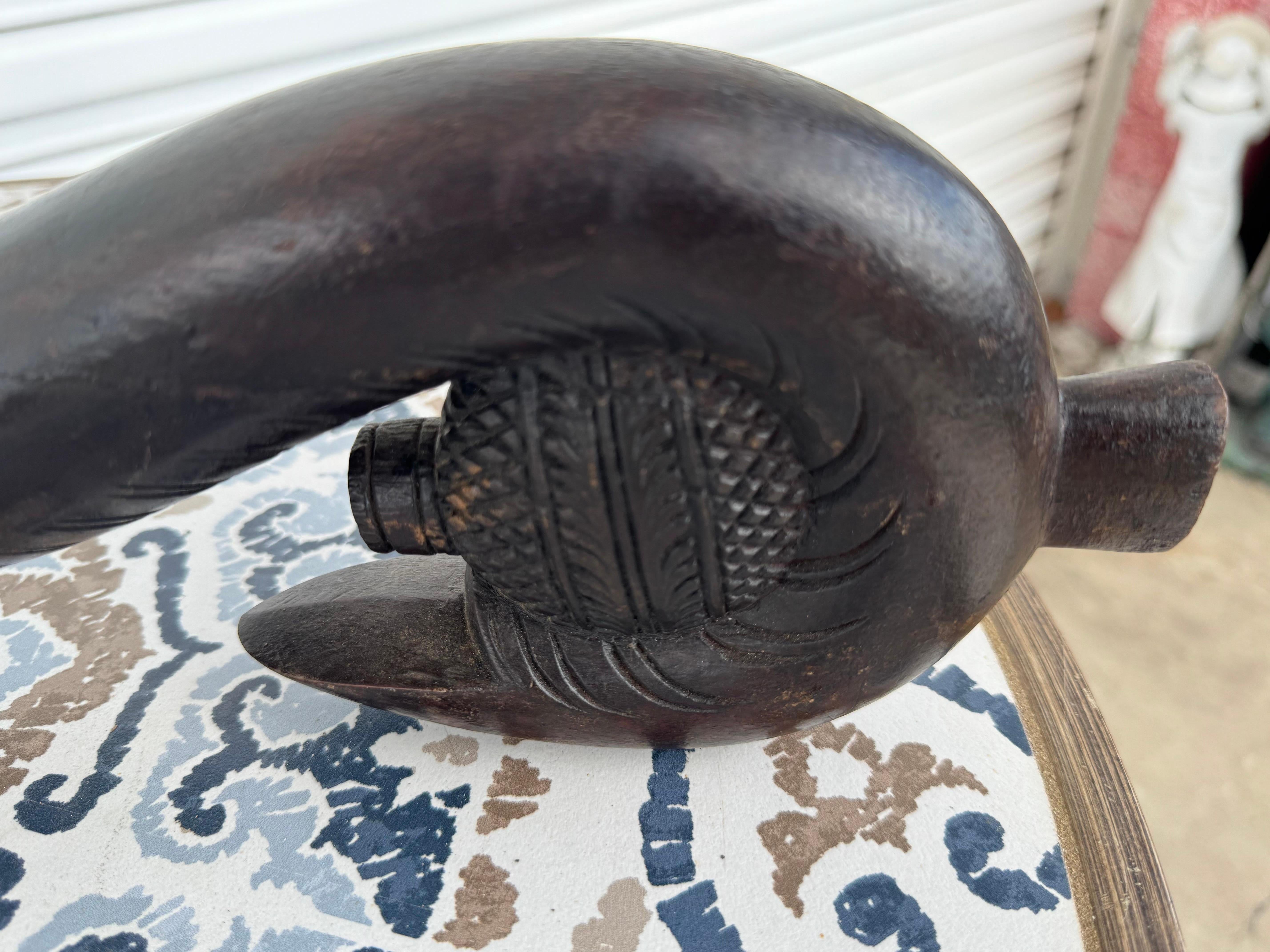 Ivoire Sculpture éléphant avec défense en bois foncé (2 disponibles) en vente