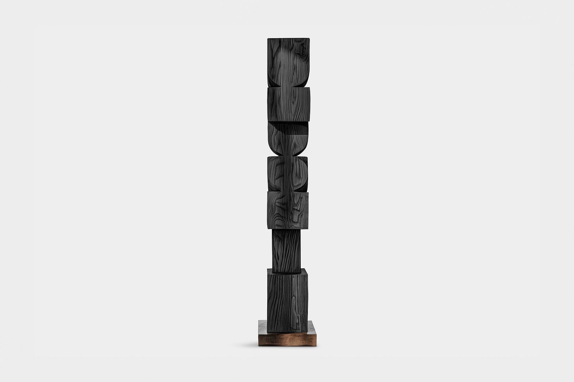 Totem figurato in Wood Wood Unseen Force No38 di Joel Escalona

--

Questa scultura monolitica, progettata dal talentuoso artista Joel Escalona, è un esempio imponente di bellezza artigianale. Realizzata a mano e con macchine digitali, la scultura