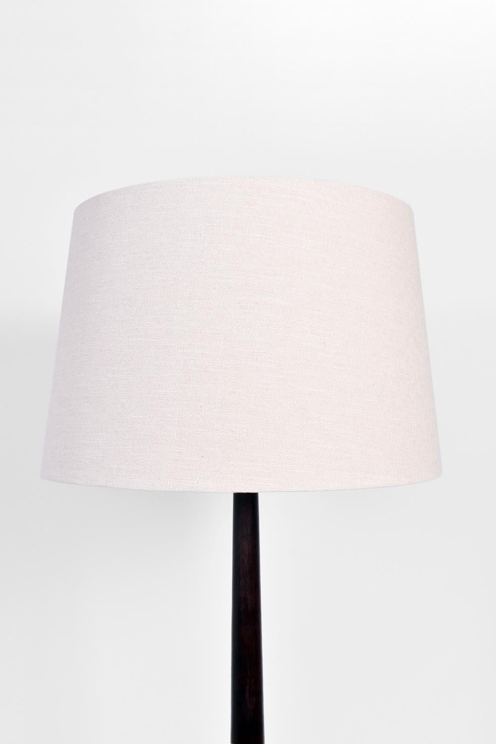 Lampadaire en bois foncé, années 1930. Excellent état - En vente à Lisboa, PT