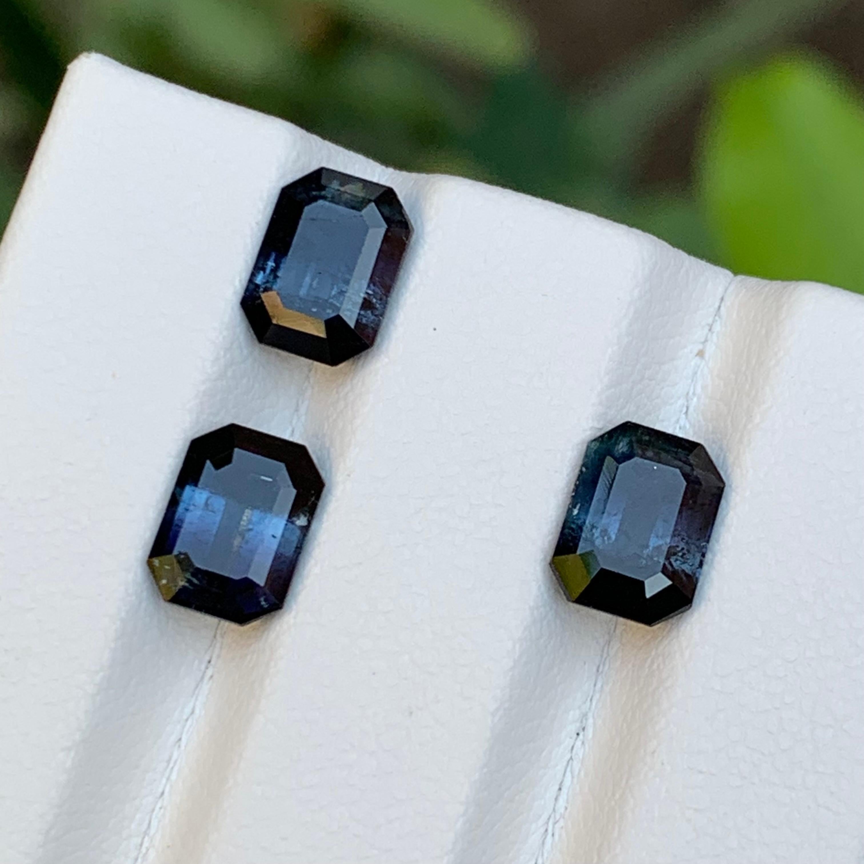 Conjunto de gemas de turmalina natural bicolor negro-azul oscuro 4,90 ct talla esmeralda en Nuevo estado para la venta en Peshawar, PK