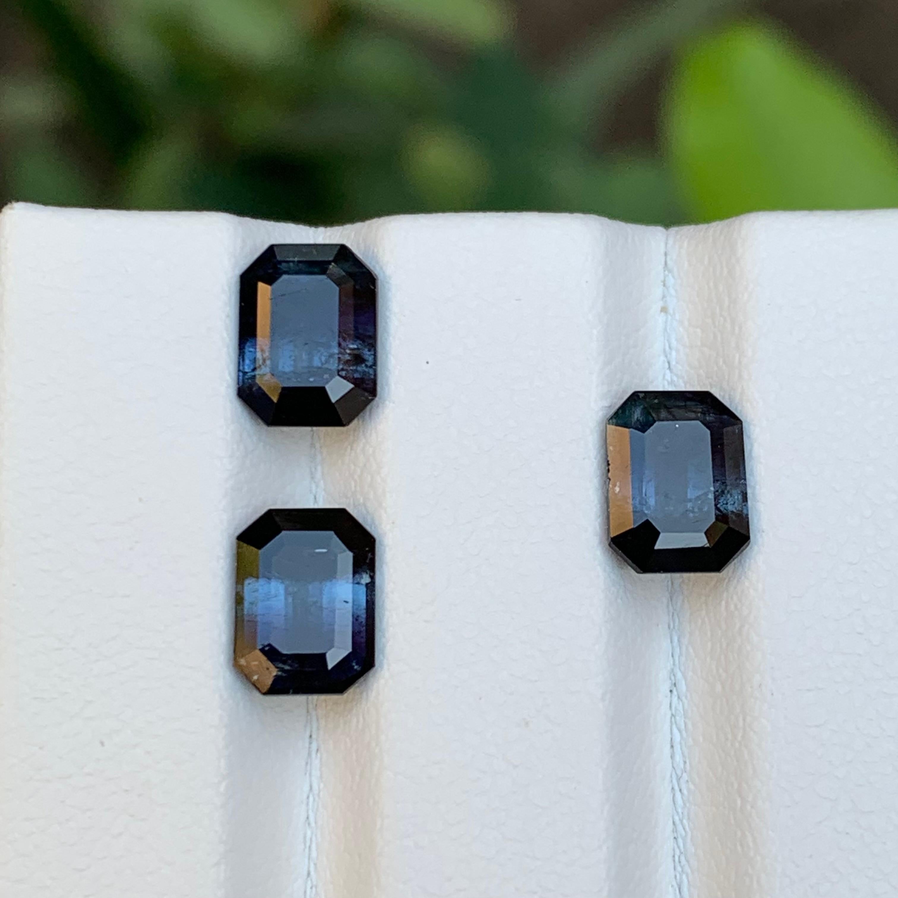 Conjunto de gemas de turmalina natural bicolor negro-azul oscuro 4,90 ct talla esmeralda en venta 3