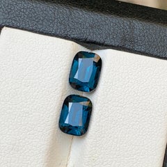 Dunkelblauer natürlicher Spinell Perfektes Paar 3,76 Karat Kissenschliff Lose Edelsteine