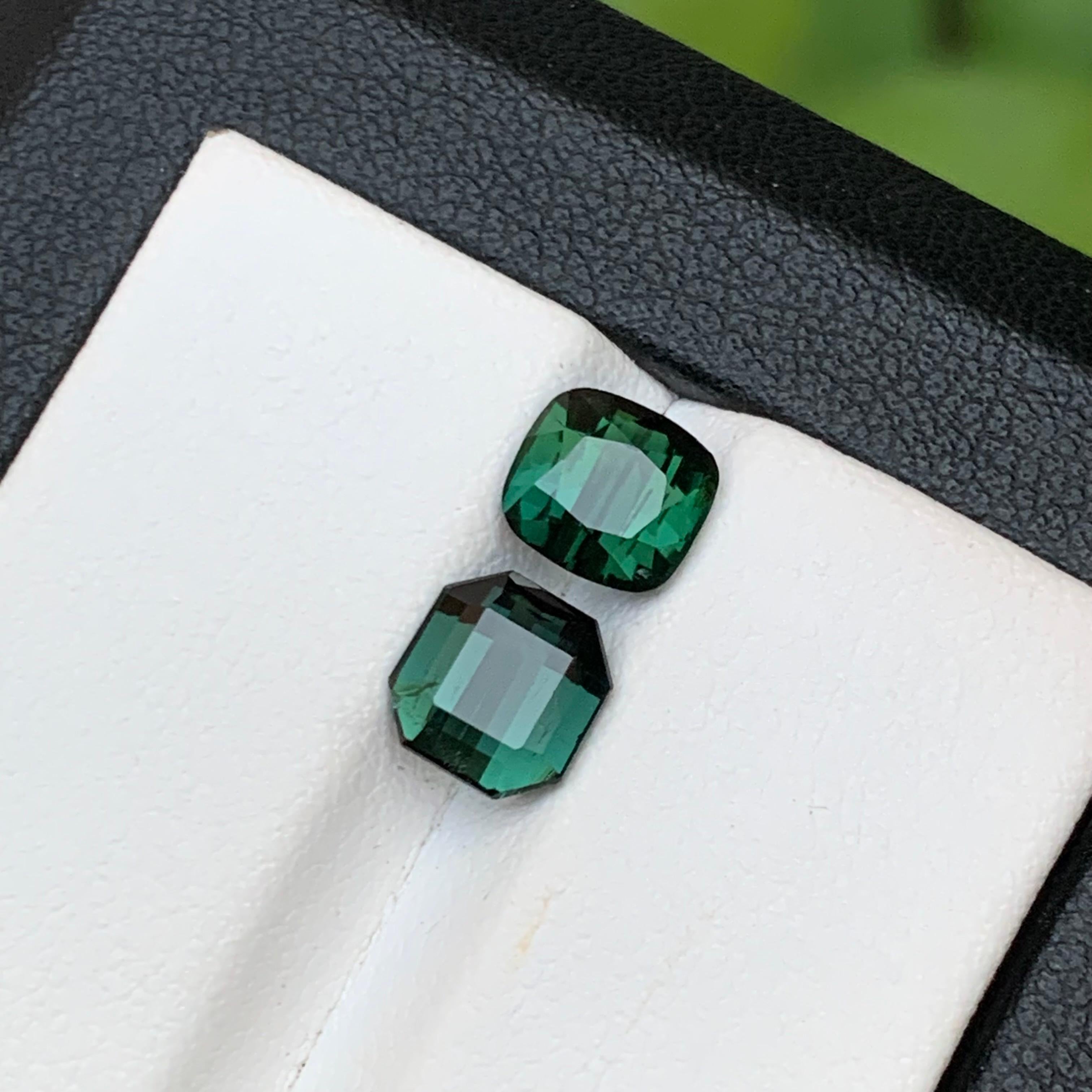 Darkish Green & Bluish Green Natural Tourmaline Gemstones 2.95 Ct for Jewelry In New Condition For Sale In Peshawar, PK
