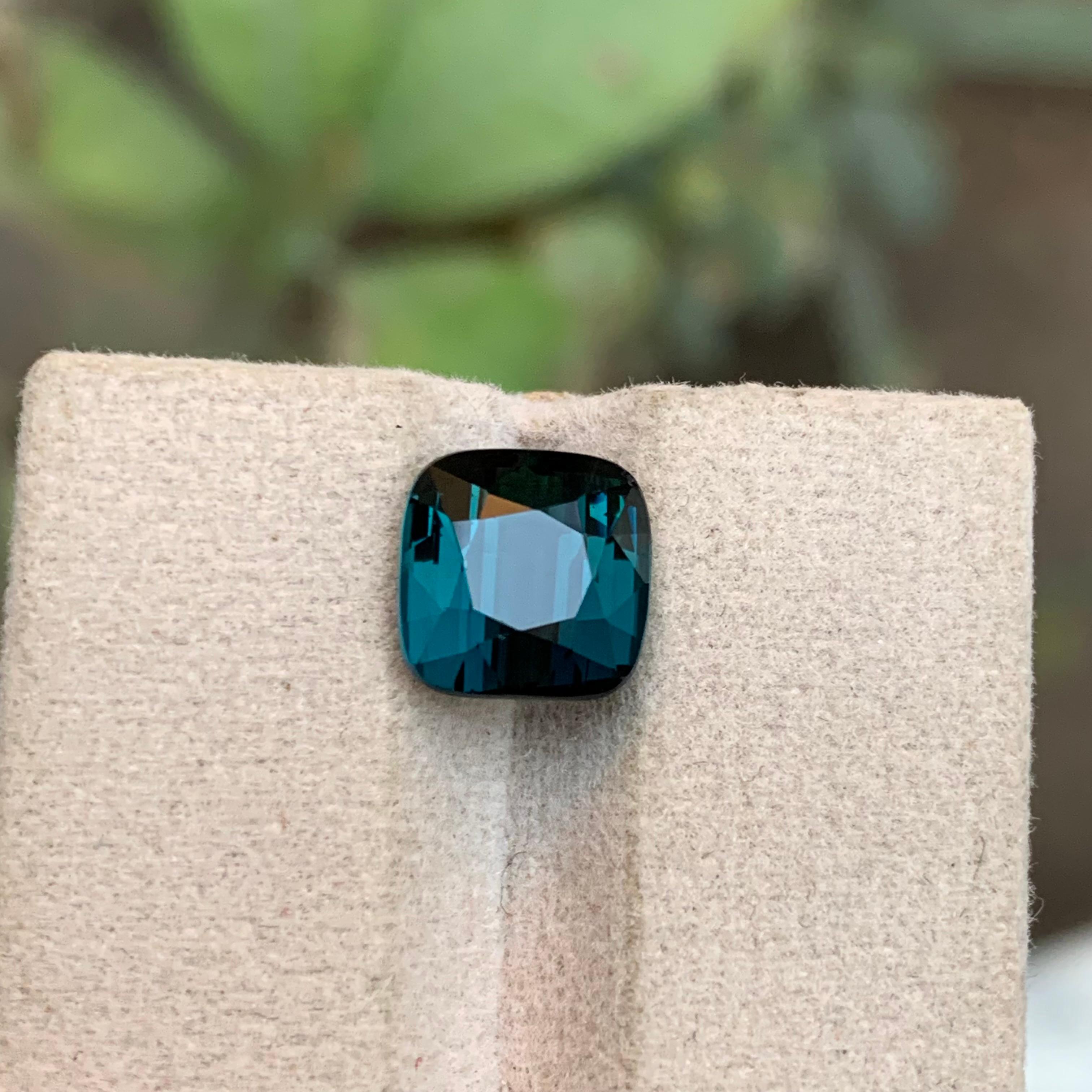 Tourmaline naturelle bleu indicolite foncé taille coussin de 4,85 carats Unisexe en vente
