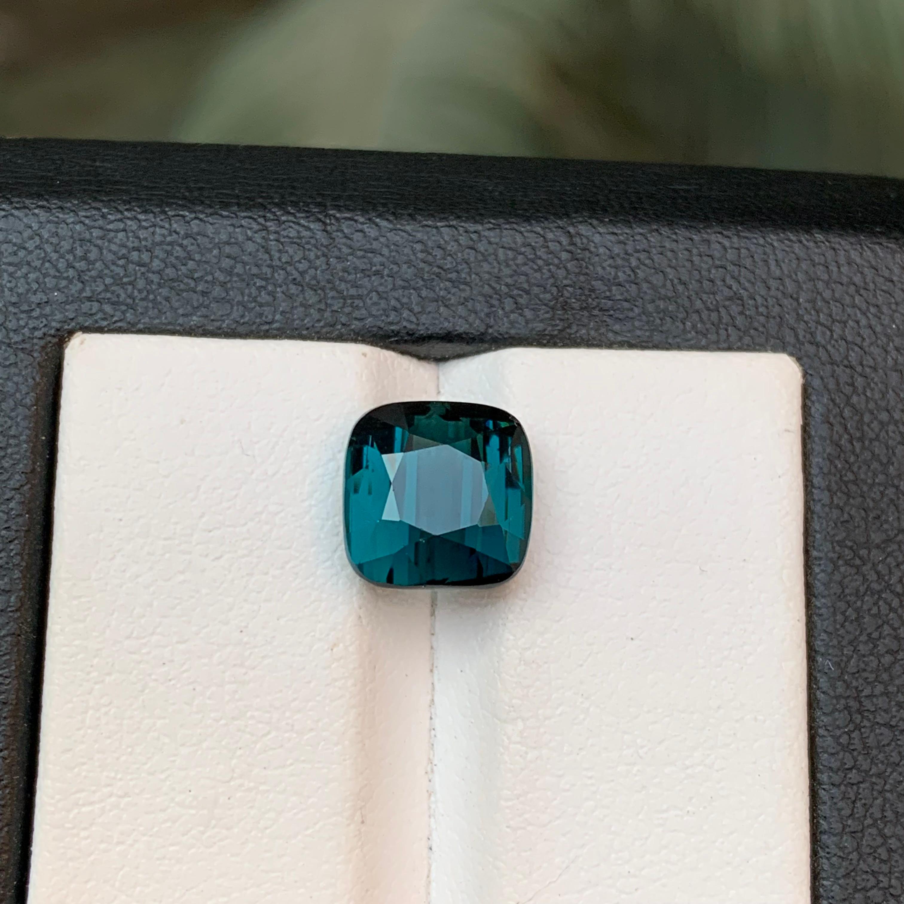 Tourmaline naturelle bleu indicolite foncé taille coussin de 4,85 carats en vente 2