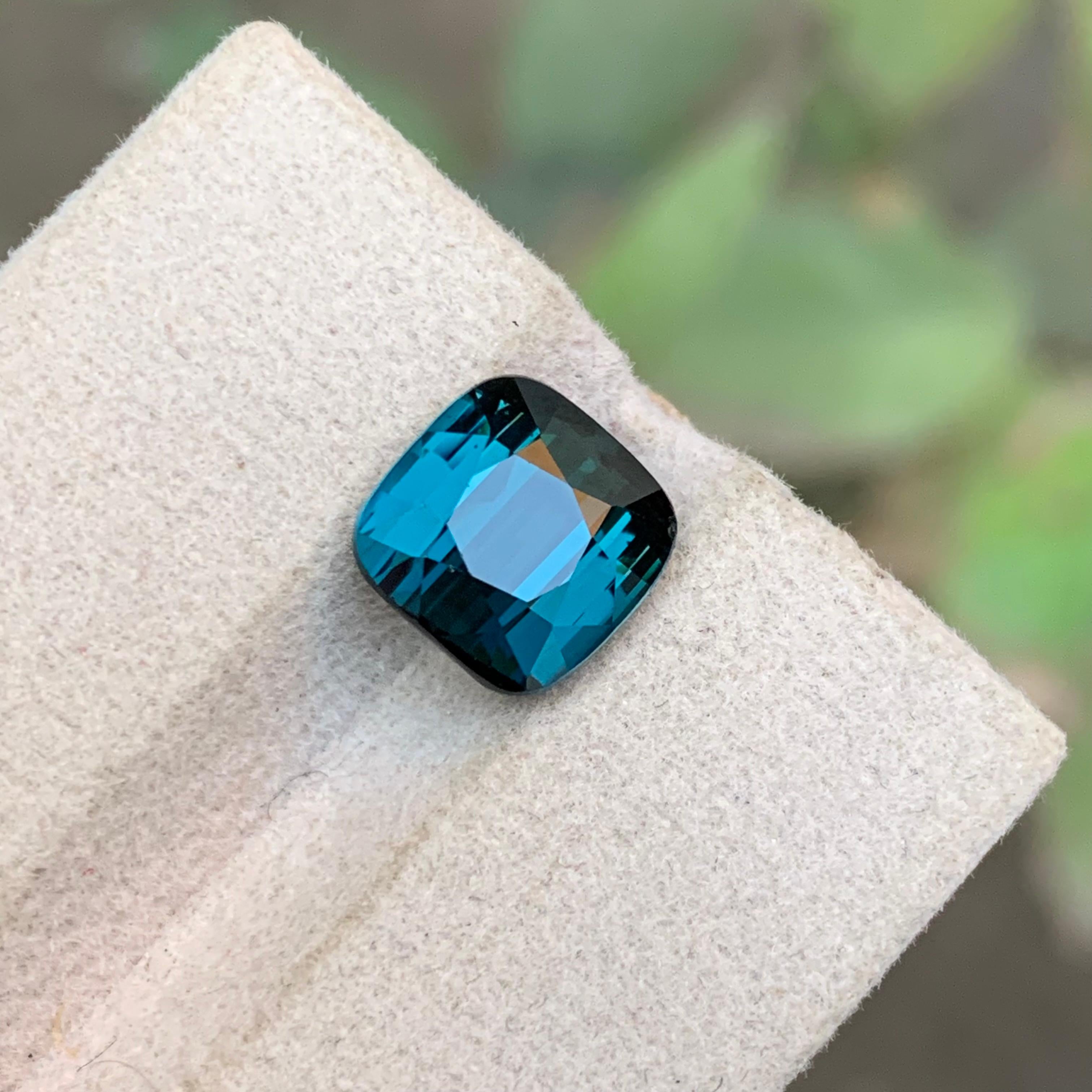 Tourmaline naturelle bleu indicolite foncé taille coussin de 4,85 carats en vente 3