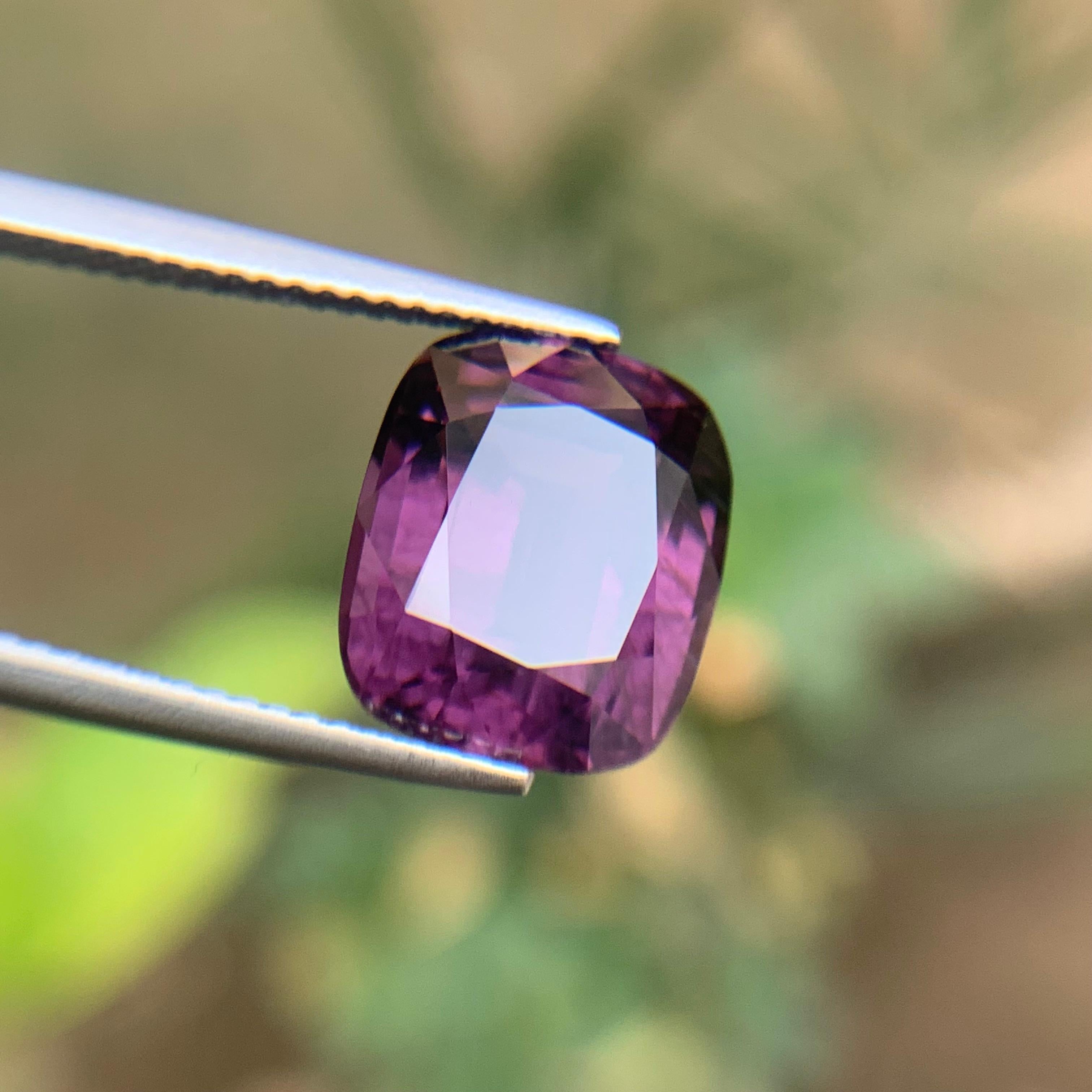 Spinello viola scuro da 8,20 carati, pietra naturale sfusa con taglio a cuscino dalla Birmania in vendita 4